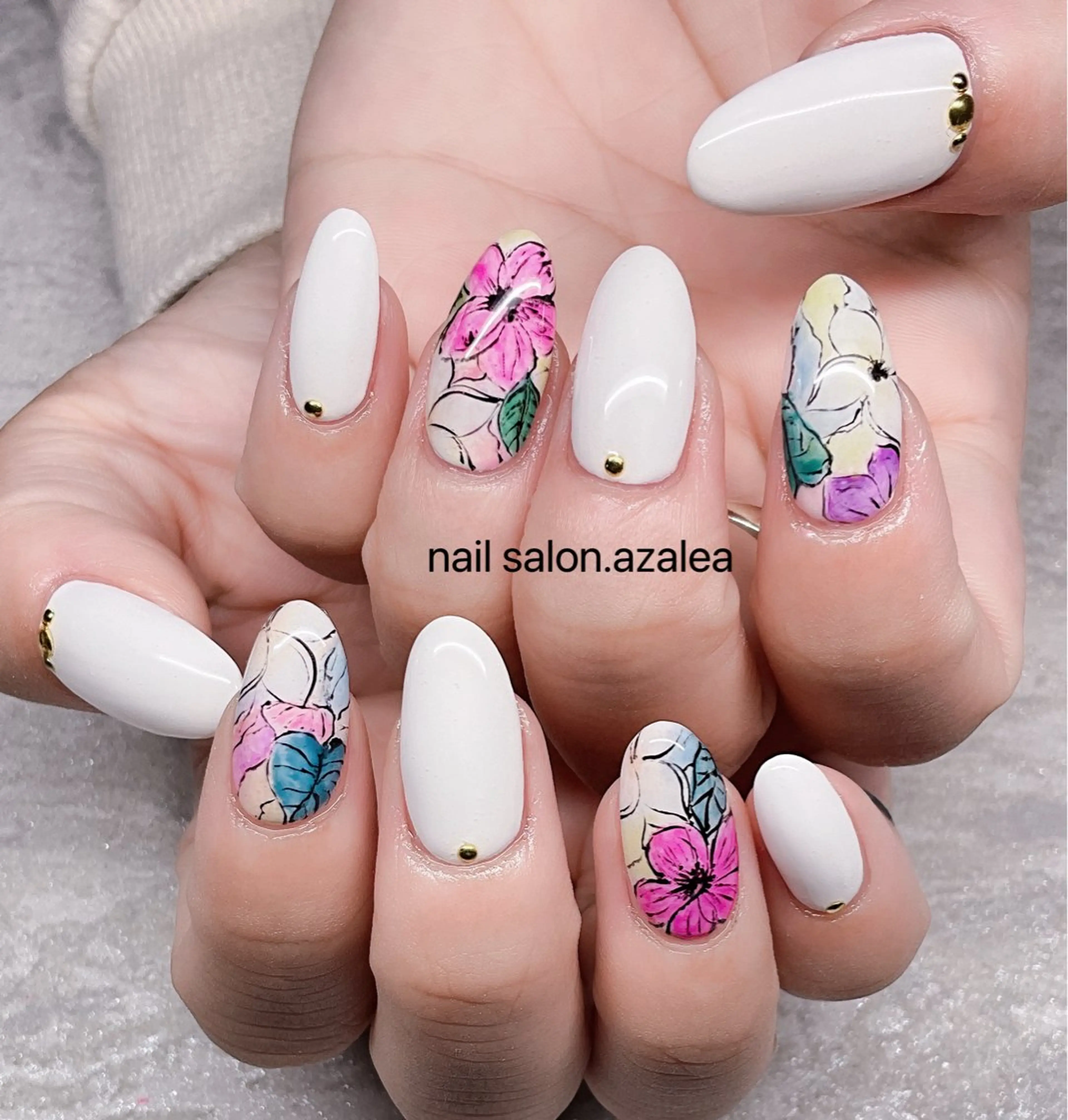 ネイル ハンドネイル R inのネイルデザイン