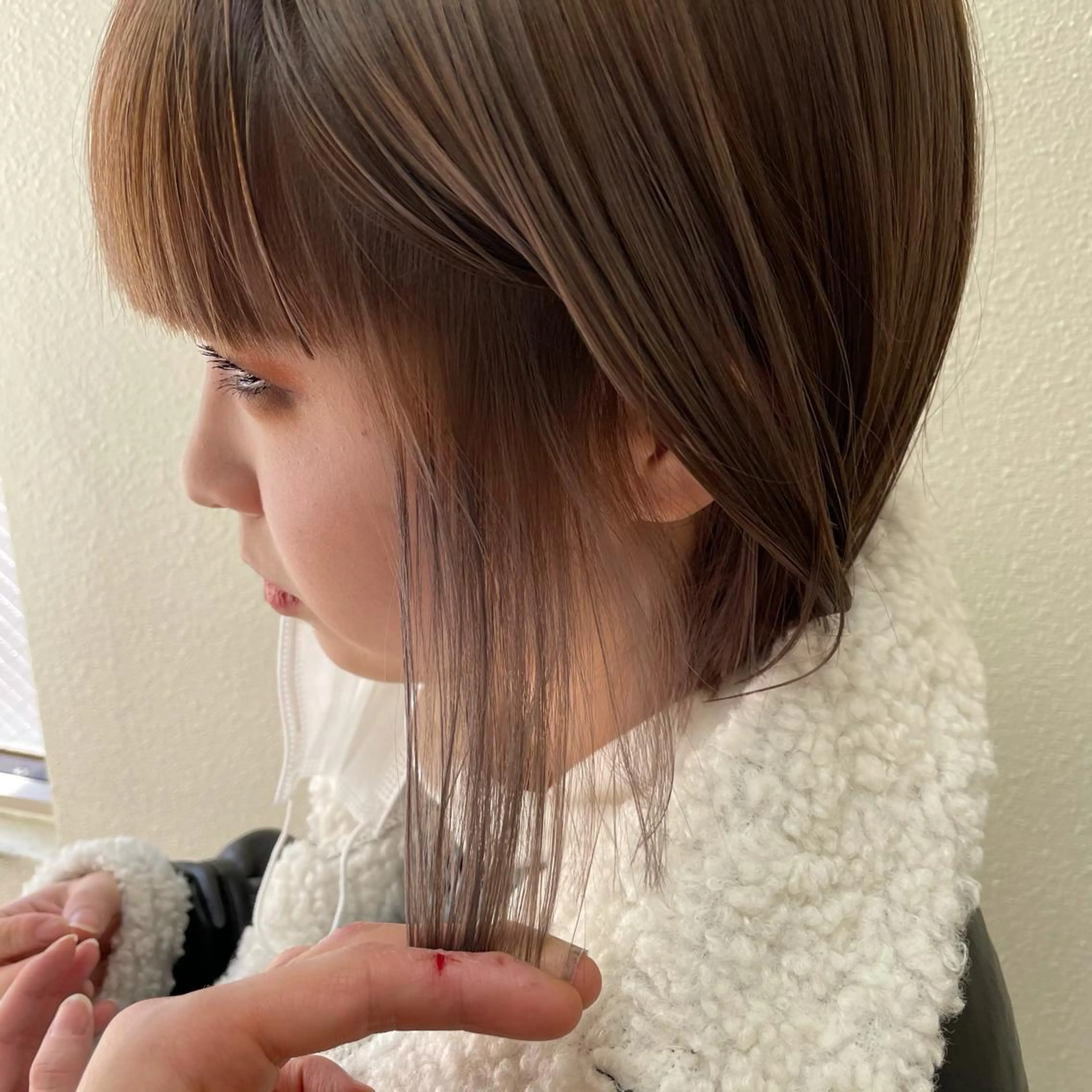 ミディアム カラー パーマ ヘアアレンジ メンズ キッズ ネイル マツエク・マツパ メンズブリーチ メンズインナーカラー メンズ韓国風 ブリーチ ケアブリーチ 切りっぱなしヘアボブ ミディアムヘアRYOのヘアスタイル