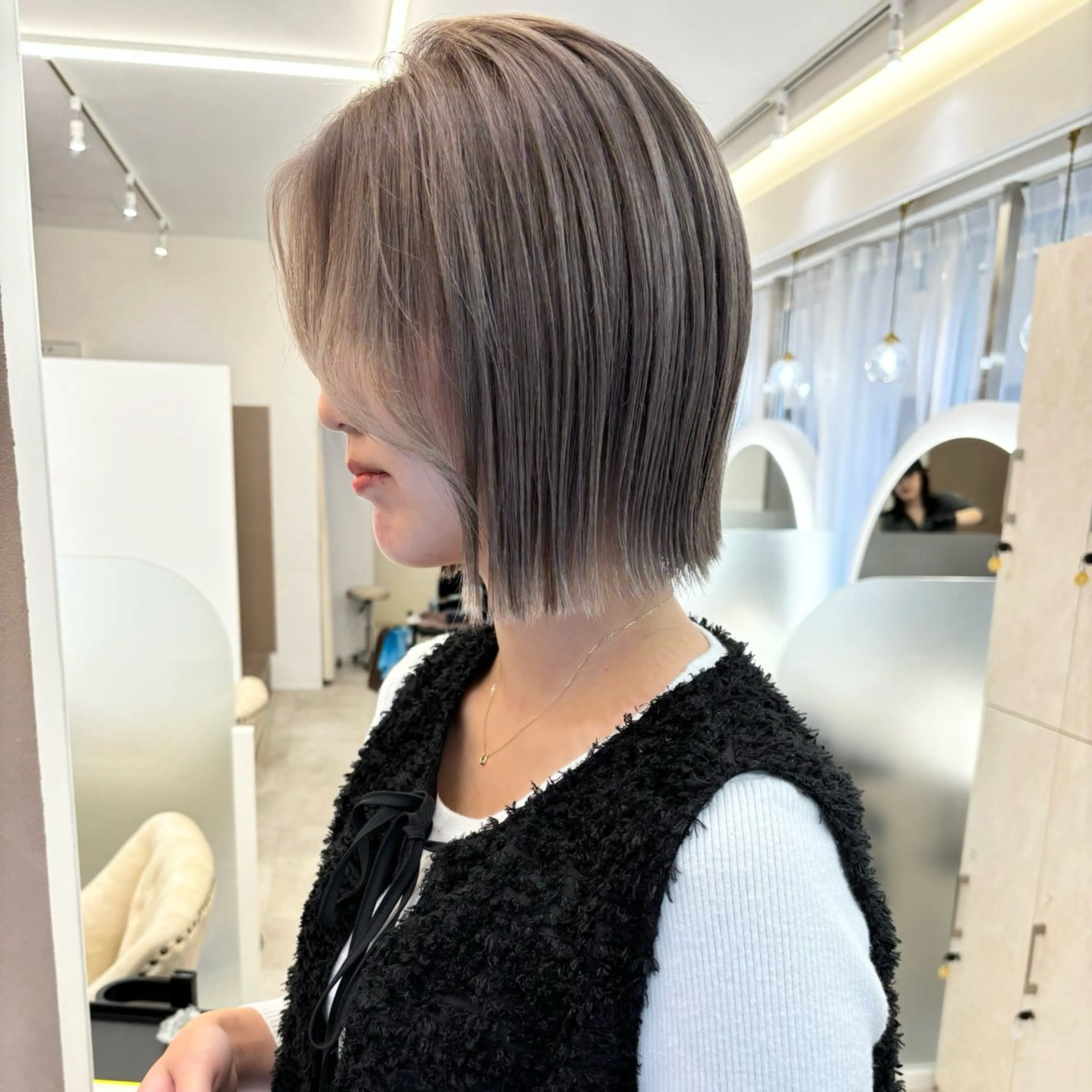 ショート ボブ カット ヘアカラー トリートメント 顔まわり／髪質改 善／白髪ぼかし／中山のヘアスタイル