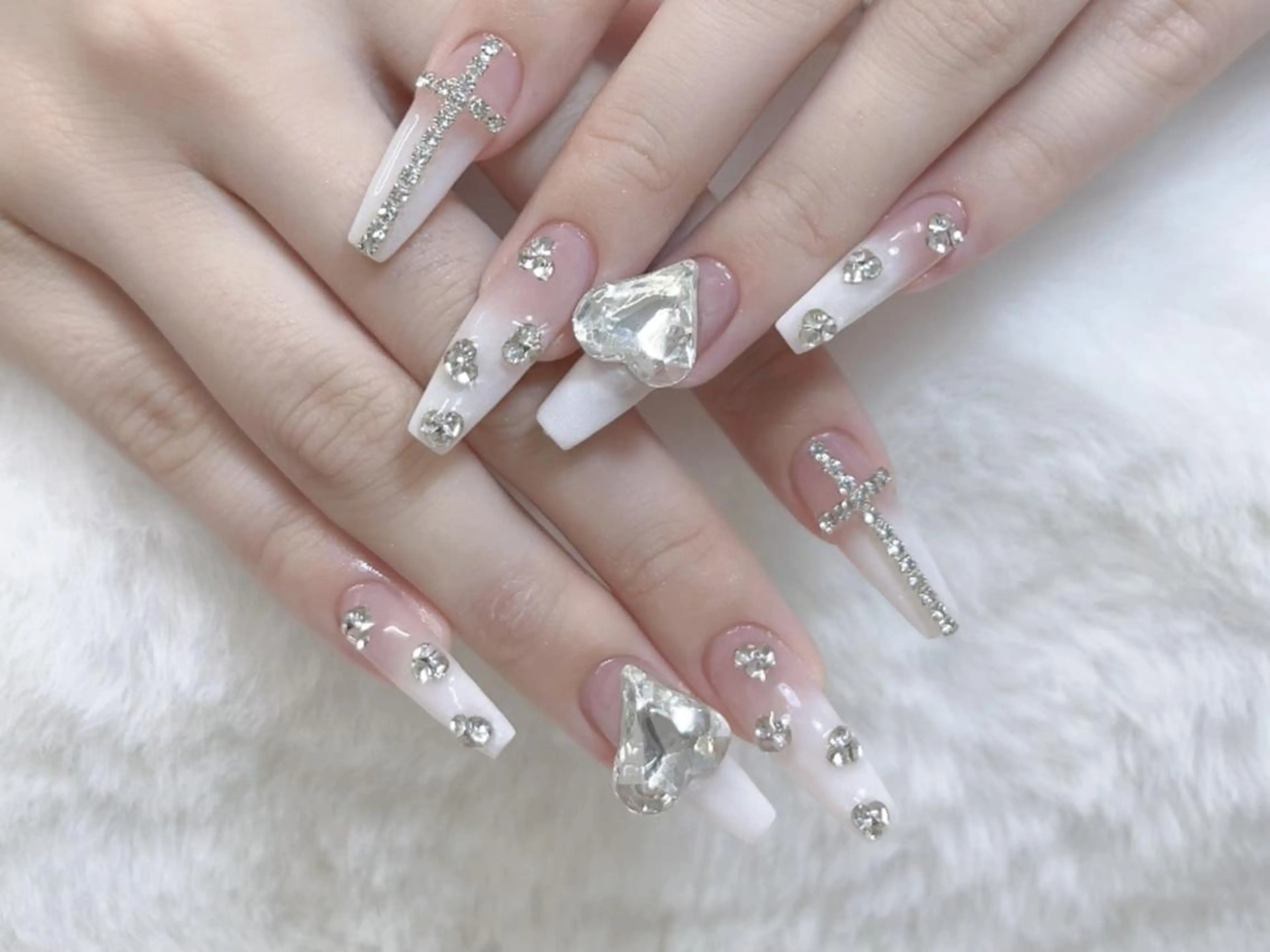 ネイル チークネイル キラキラネイル 韓国ネイル ワンホンネイル ハンドネイル Kanoネイル 大宮店のネイルデザイン