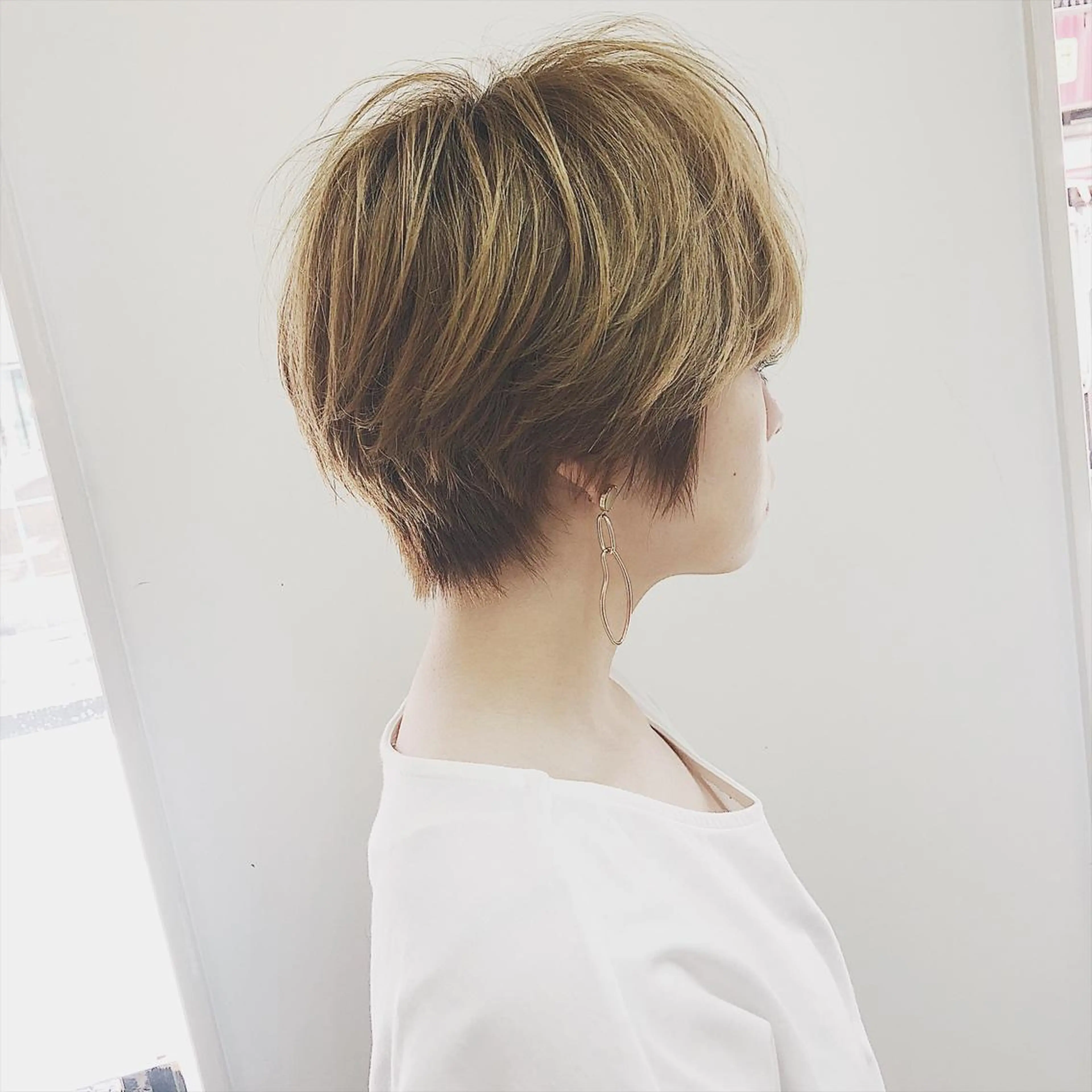 ショート カラー ショートボブ髪質改善 縮毛矯正のプロ山道潤のヘアスタイル