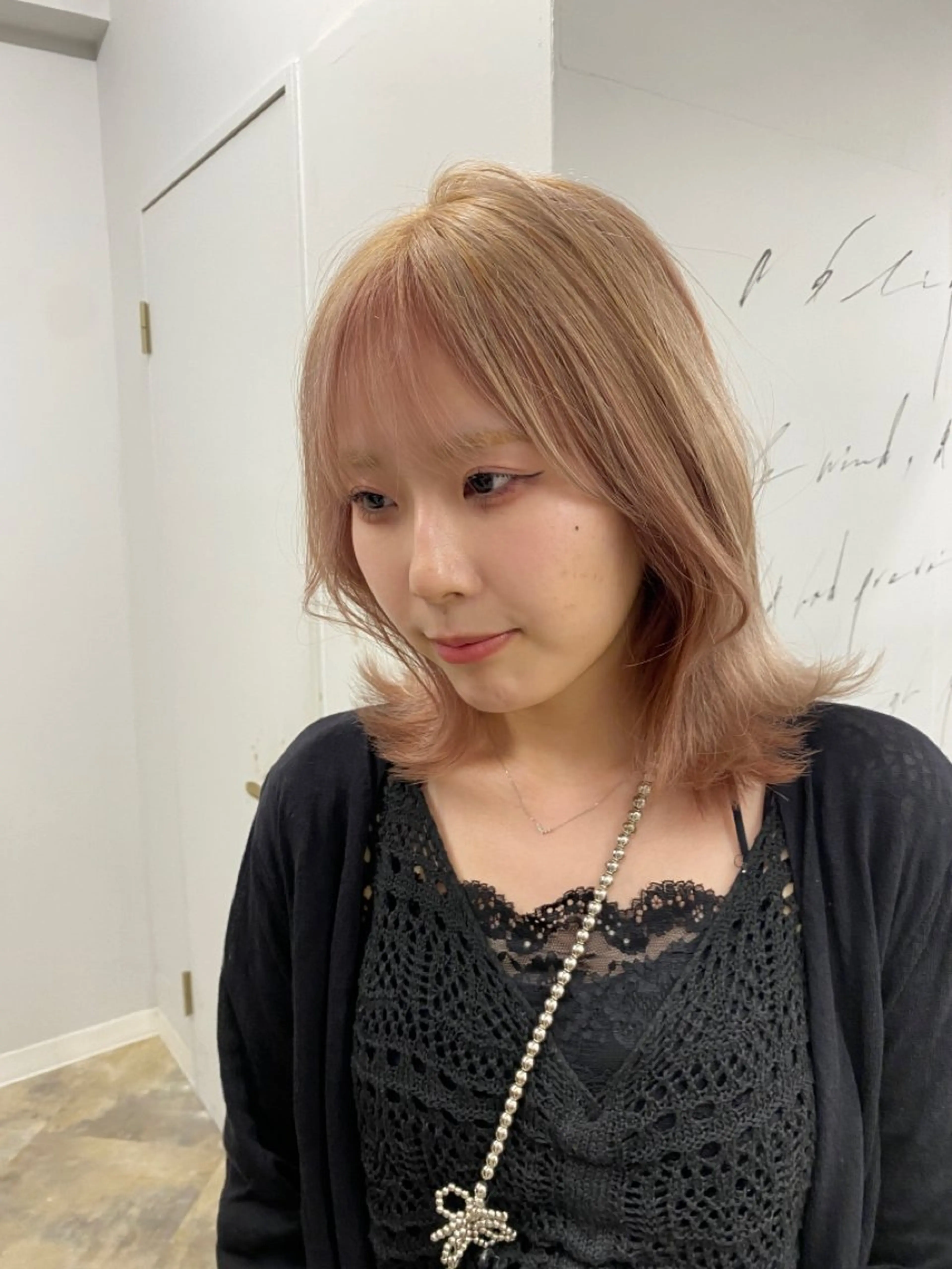 ミディアム カラー 鳴海 稜真のヘアスタイル