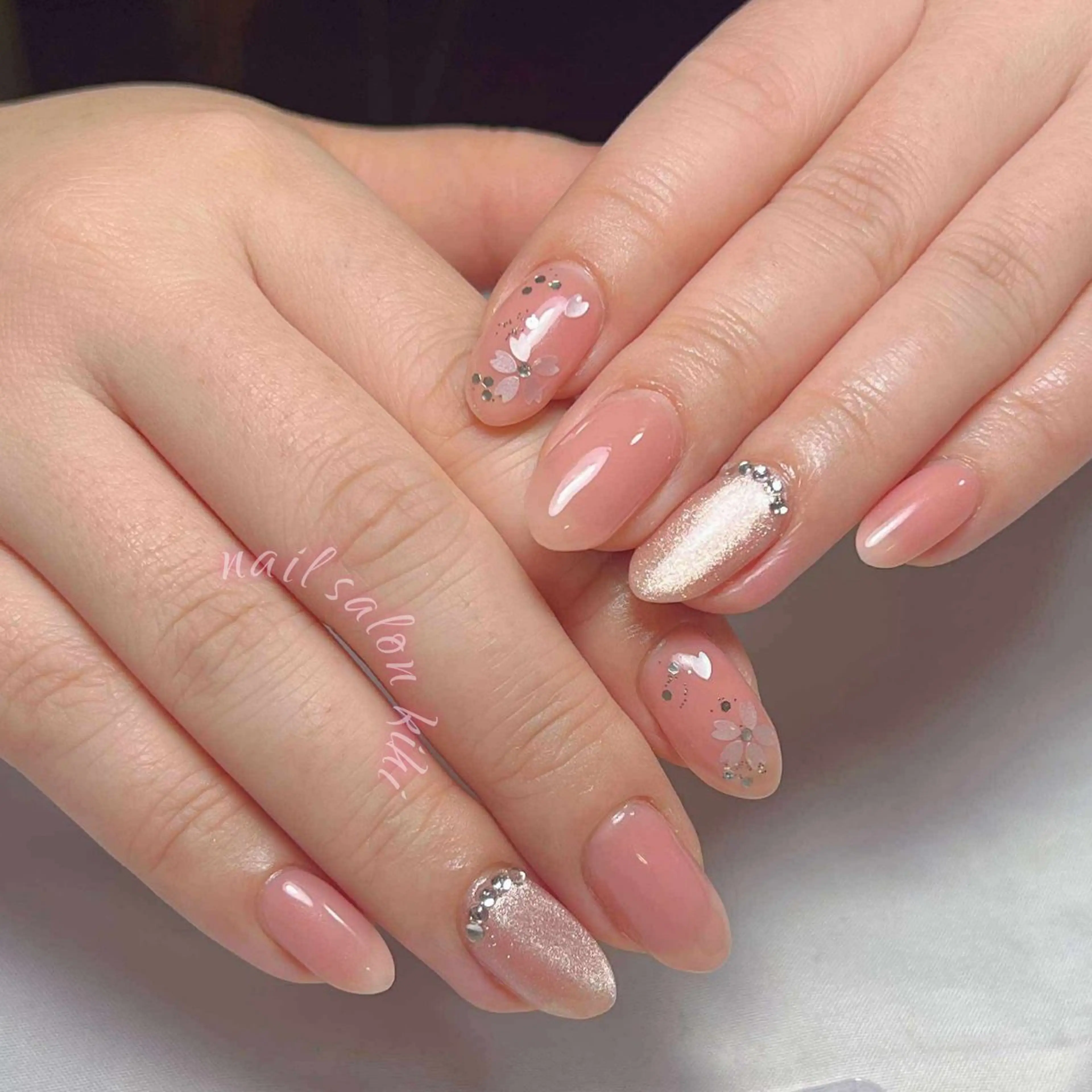 ネイル アートネイル フレンチネイル ジェルネイル グラデーション 韓国ネイル ハンドネイル ハンドケア さくら💮💮 【オフ無料】のネイルデザイン