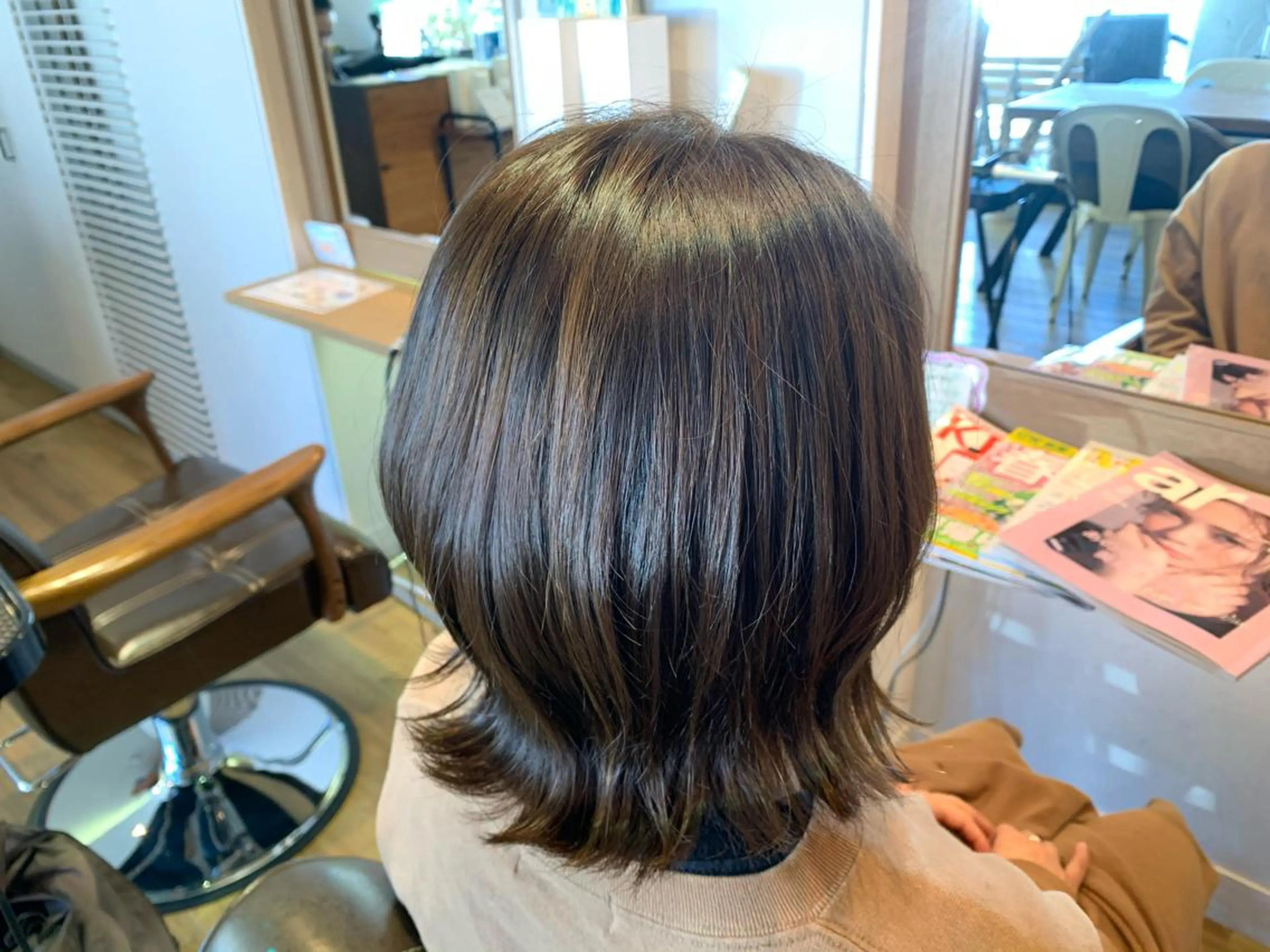 ミディアム カラー グレージュ オリーブグレージュ オリーブグレー ヘアカラー トリートメント ツキダテ ユイのヘアスタイル
