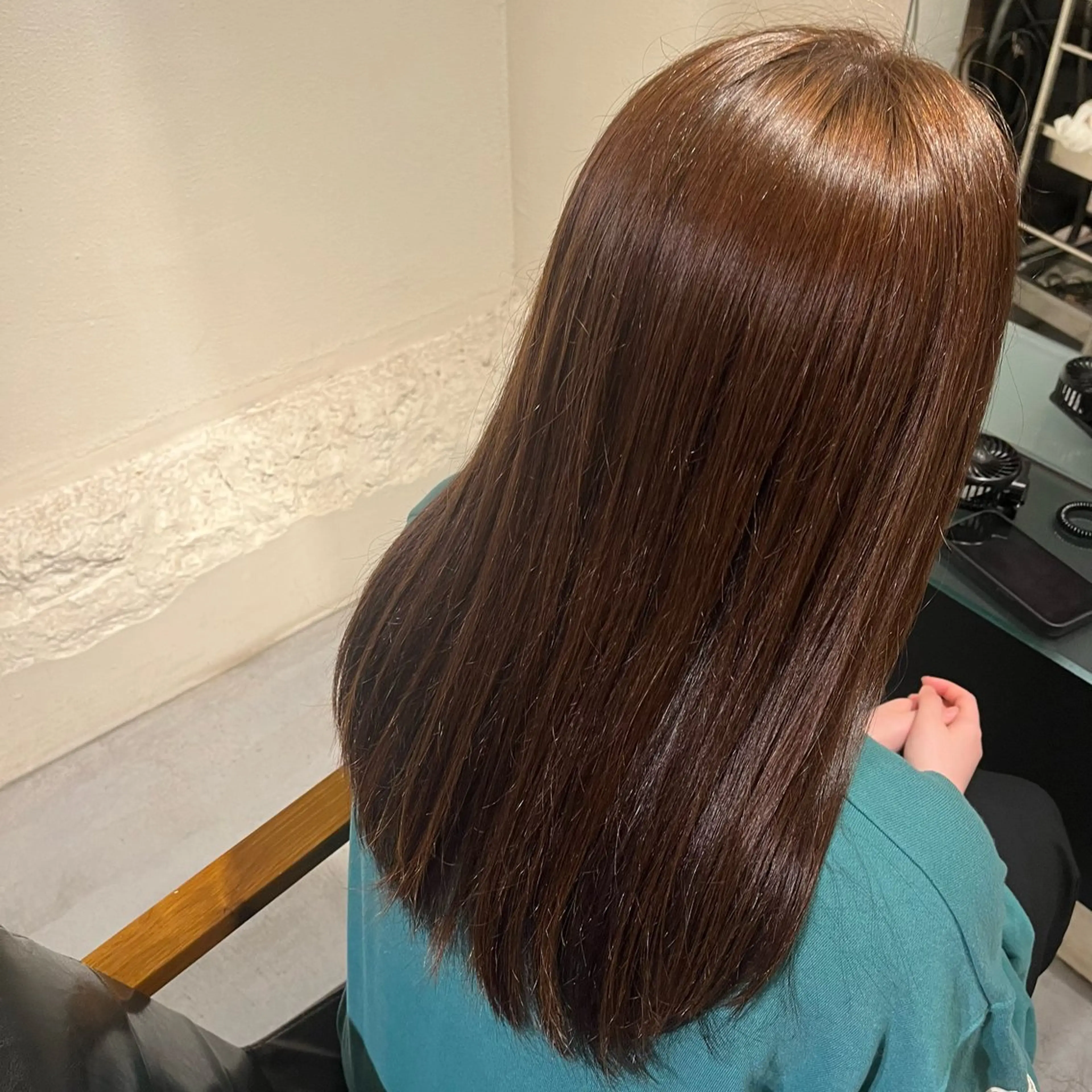 ロング カラー ベージュカラー オリーブベージュ ヘアカラー 顔周りカット/ 透明感カラー/ユナのヘアスタイル