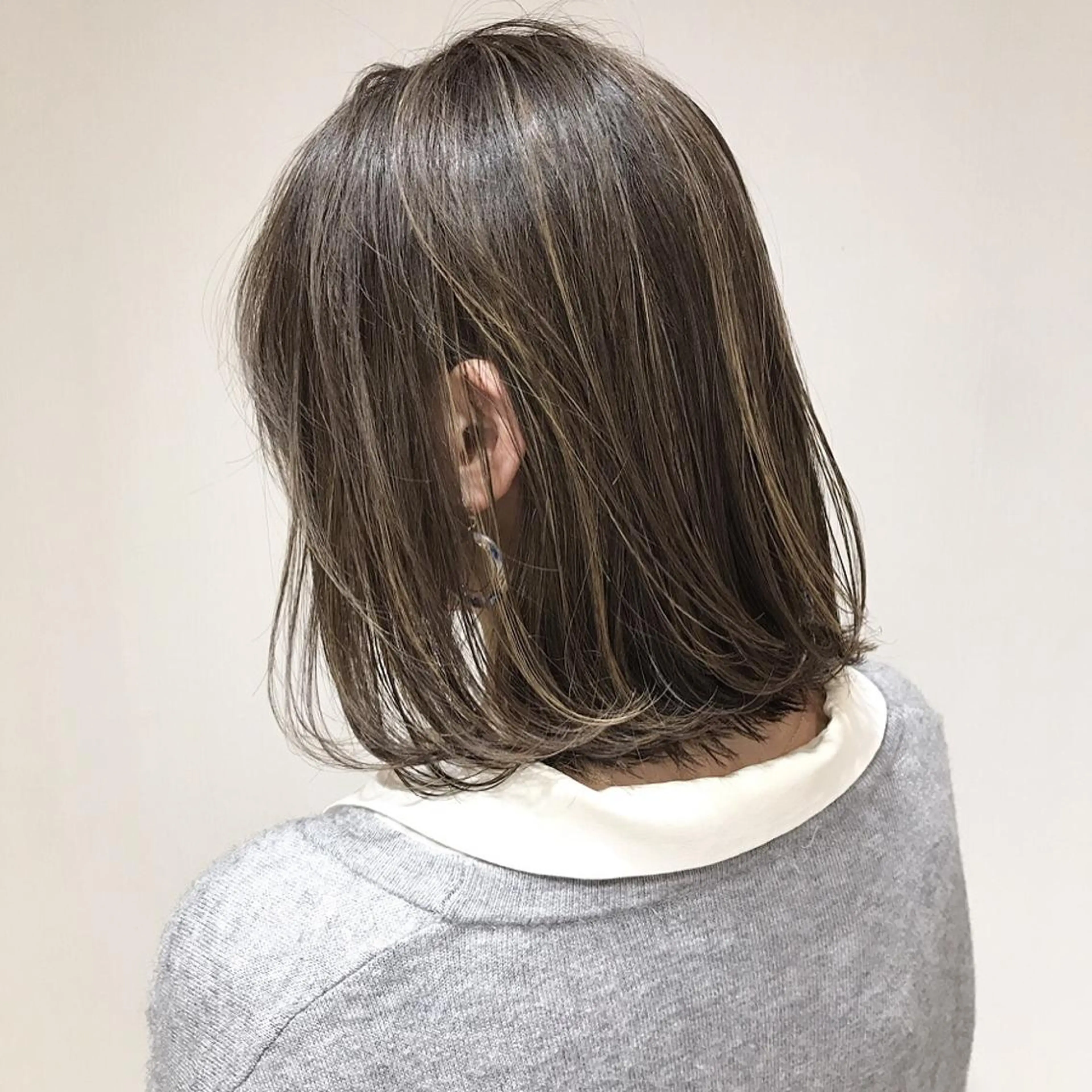 ミディアム カラー ハイライトカラー ハイライト カット ヘアカラー トリートメント 高橋 昭雄のヘアスタイル