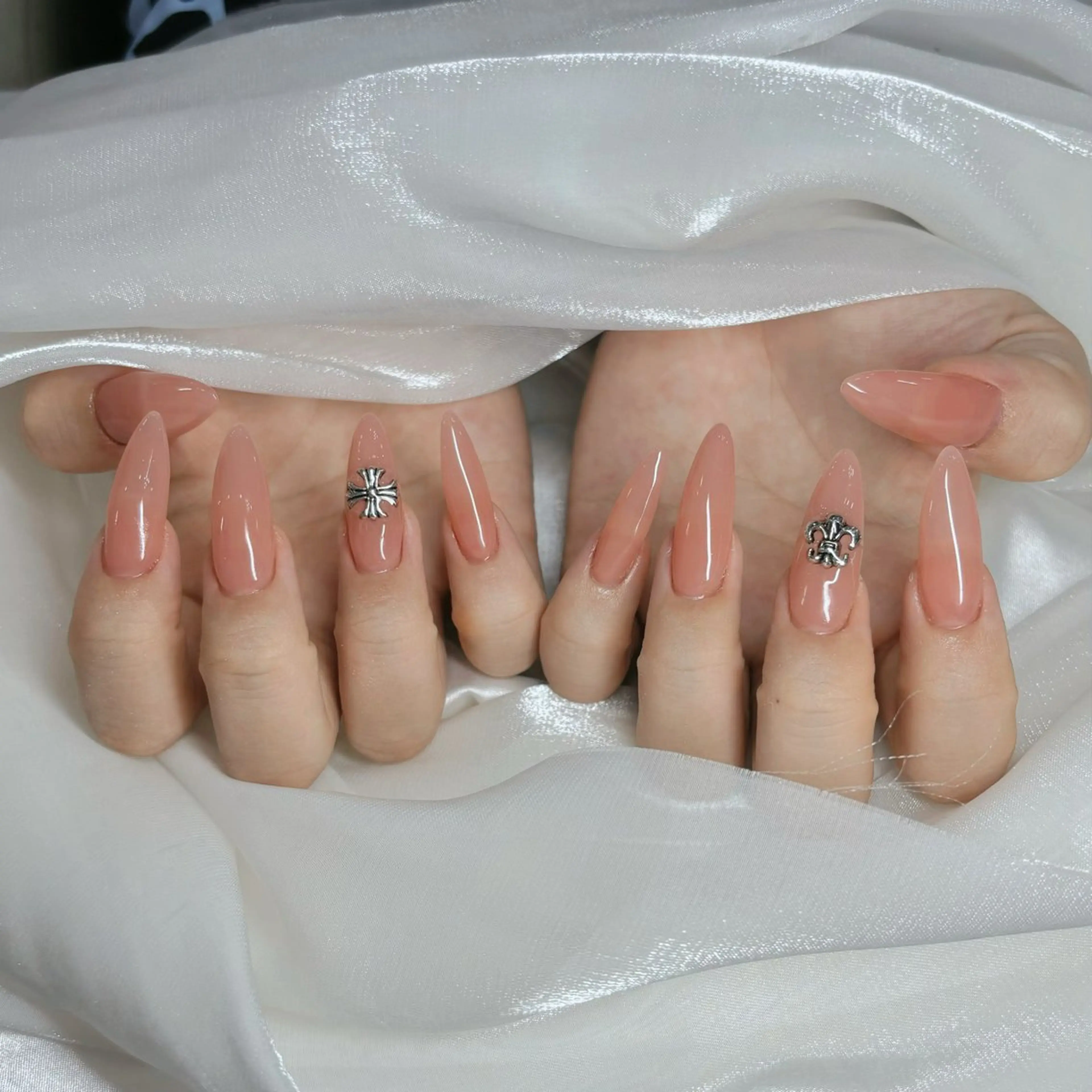 ネイル ハンドネイル CeCe Garden所属・CeCeGarden ✨️キラキラワンホンのネイルデザイン