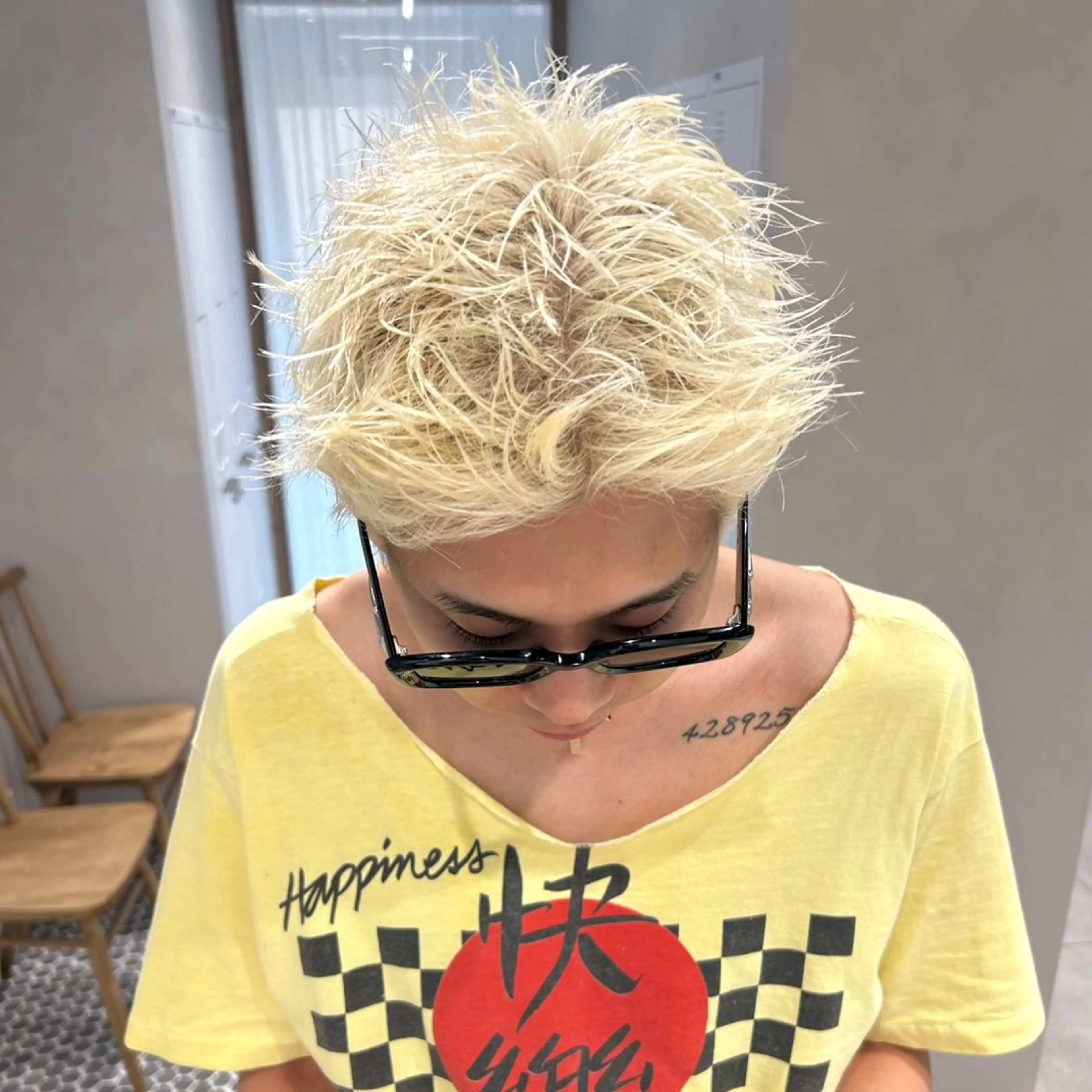 カラー メンズ メンズブリーチ メンズハイトーン ブリーチ ハイトーンカラー ヘアカラー スパイキーショート 平出天翔のヘアスタイル