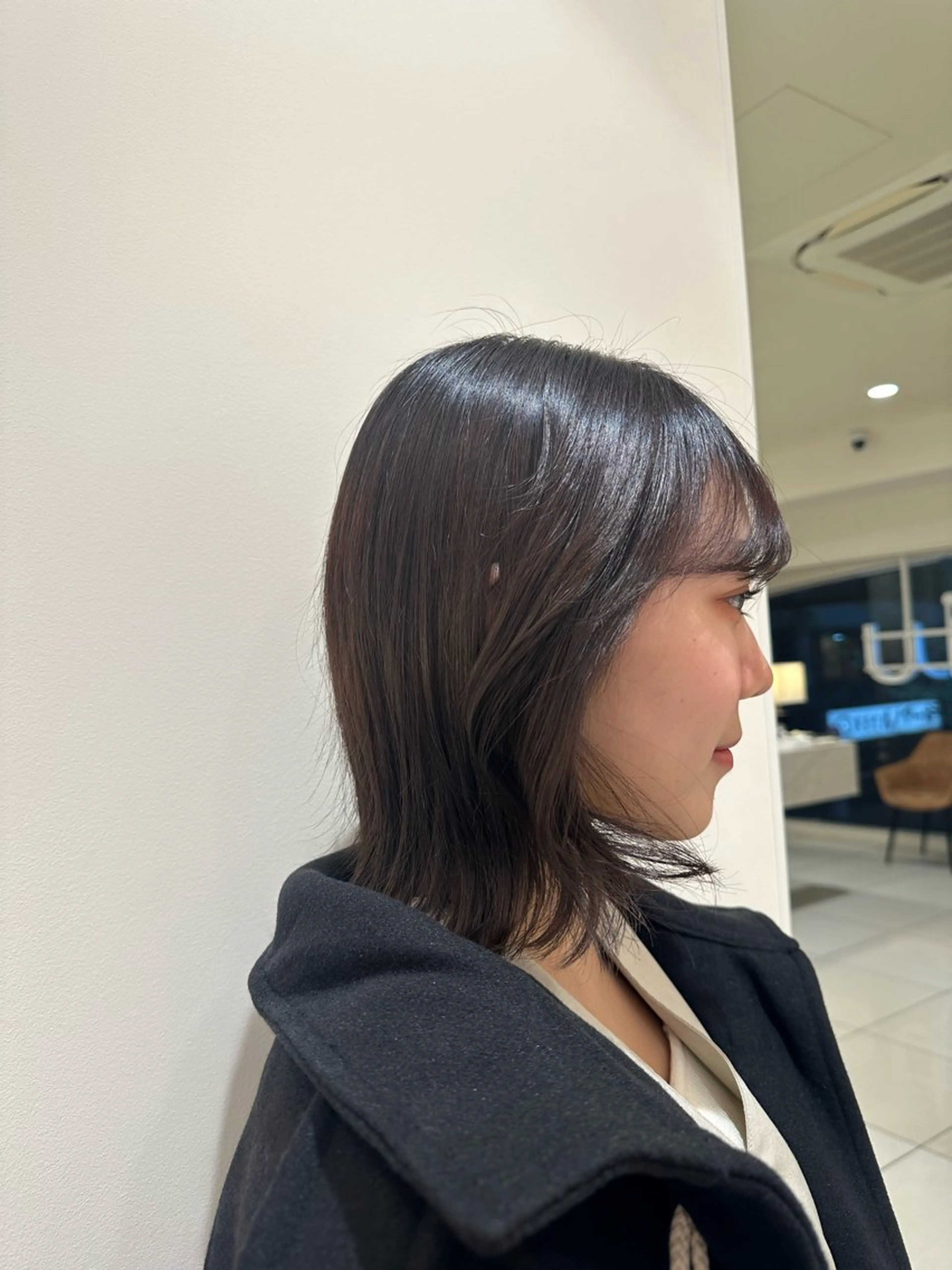 ミディアム カラー タイトボブ個性派カラ ーAKANEのヘアスタイル