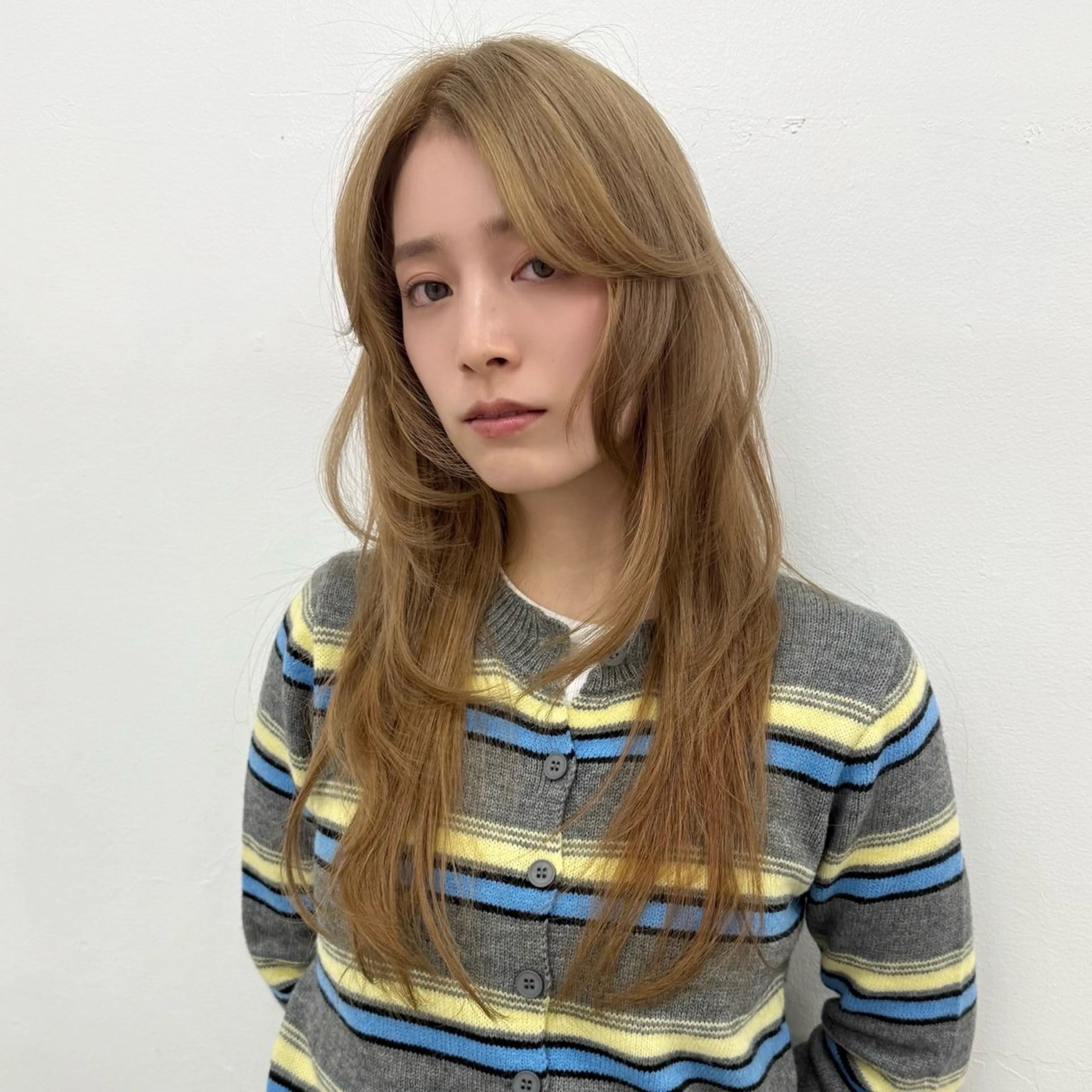 ロング カラー ハイトーンカラー レイヤーカット 中谷大志朗 学割レイヤーカットのヘアスタイル