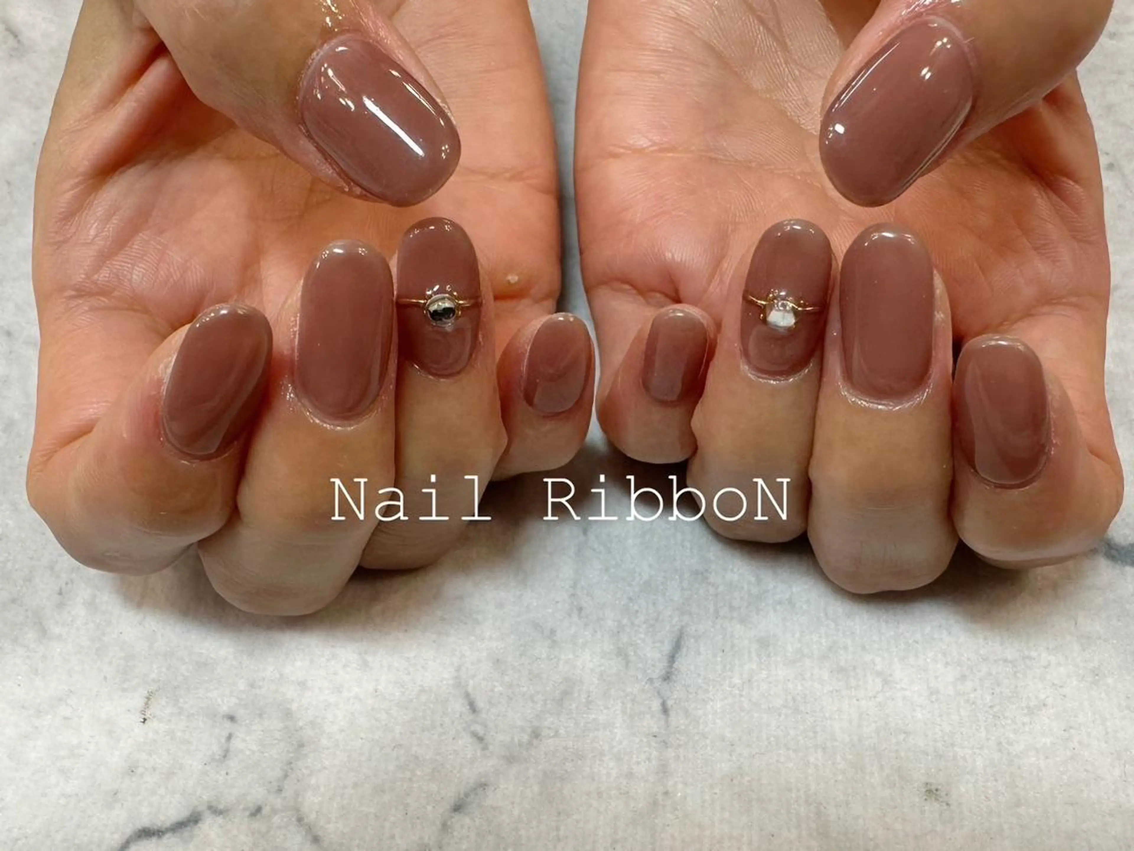 ネイル ネイルリボン 受付スタッフのネイルデザイン