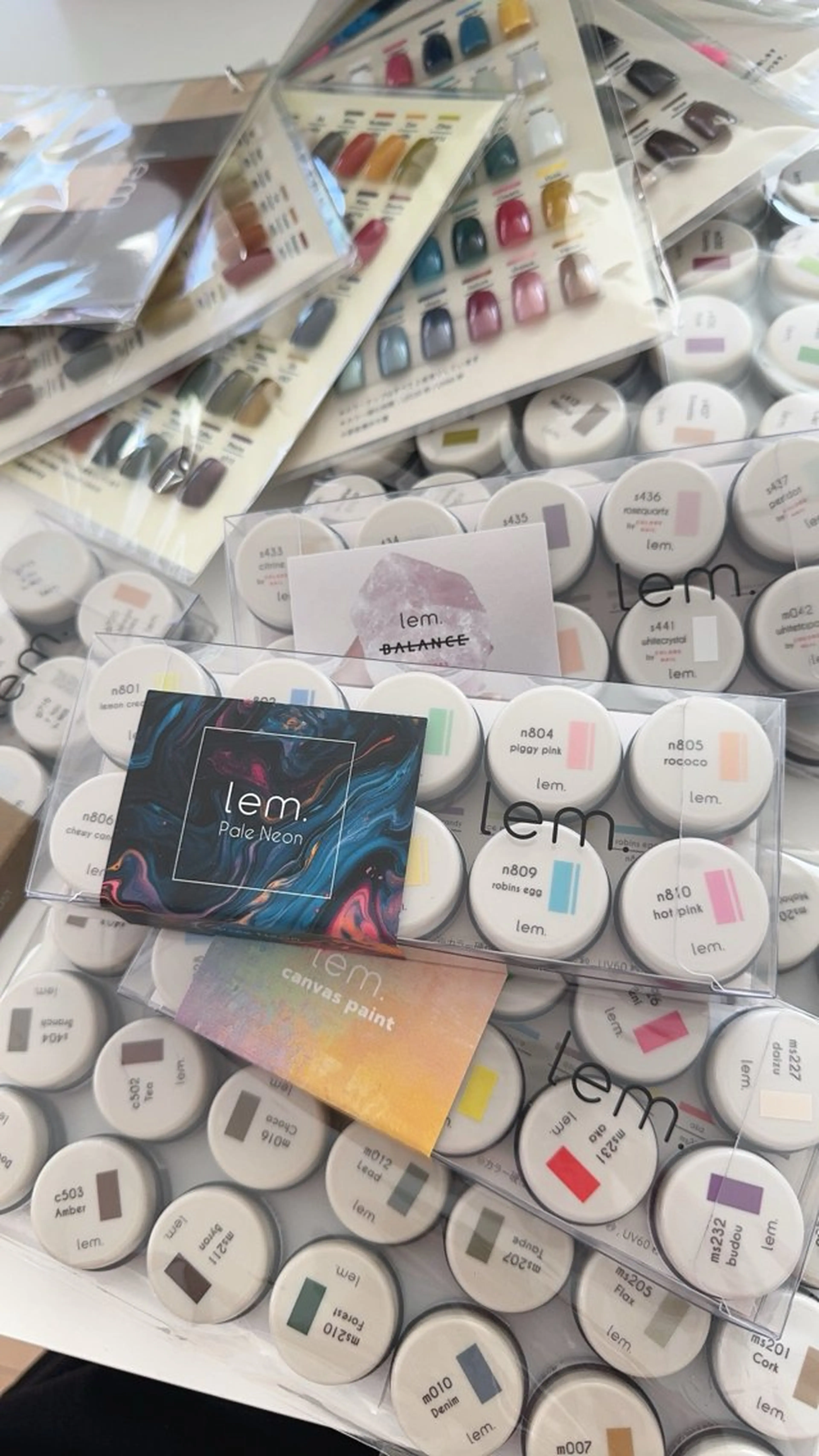 ネイル ジェルネイル nail salon émuのネイルデザイン