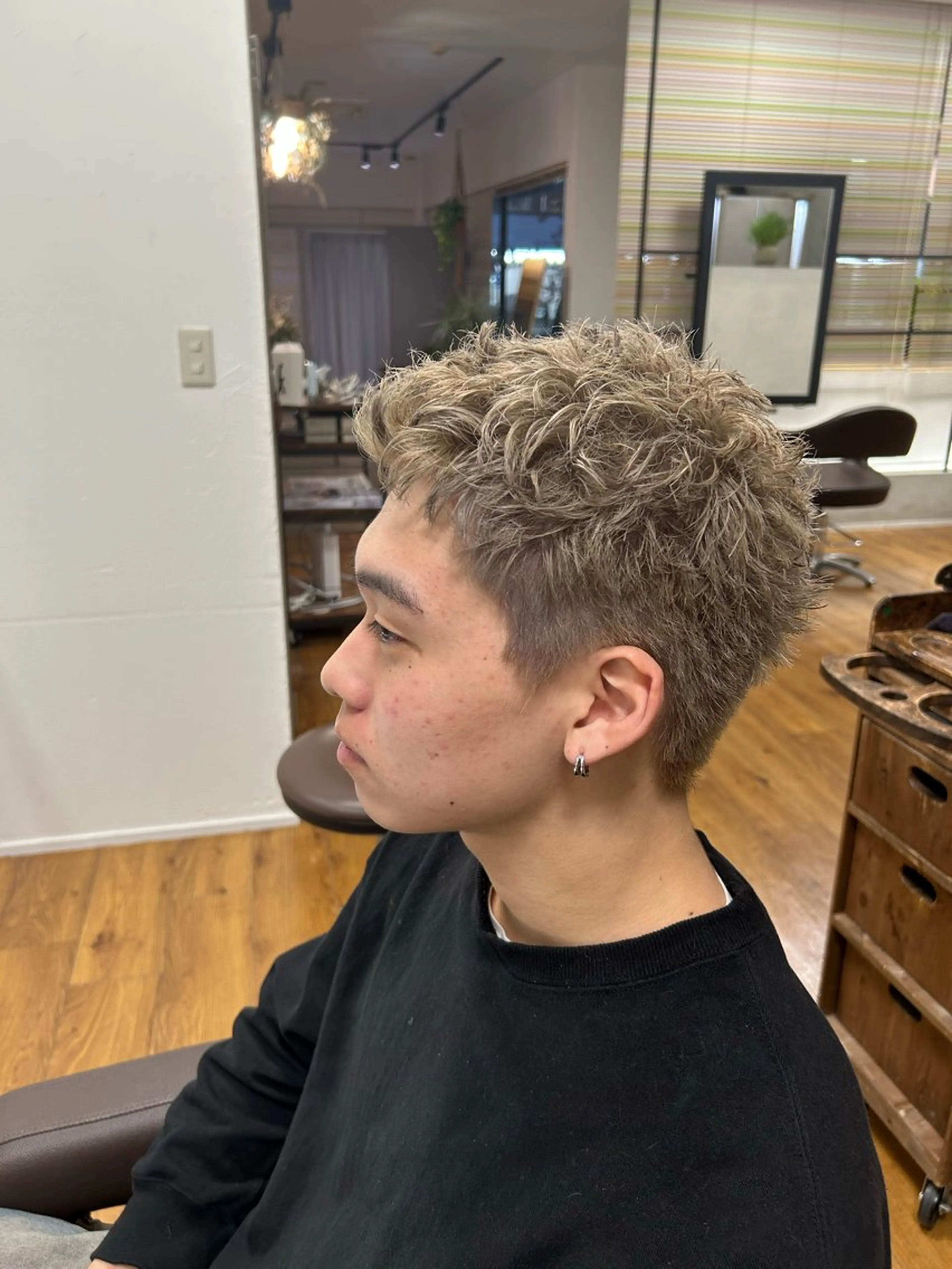 メンズ ヘアカラー ながの みさきのヘアスタイル