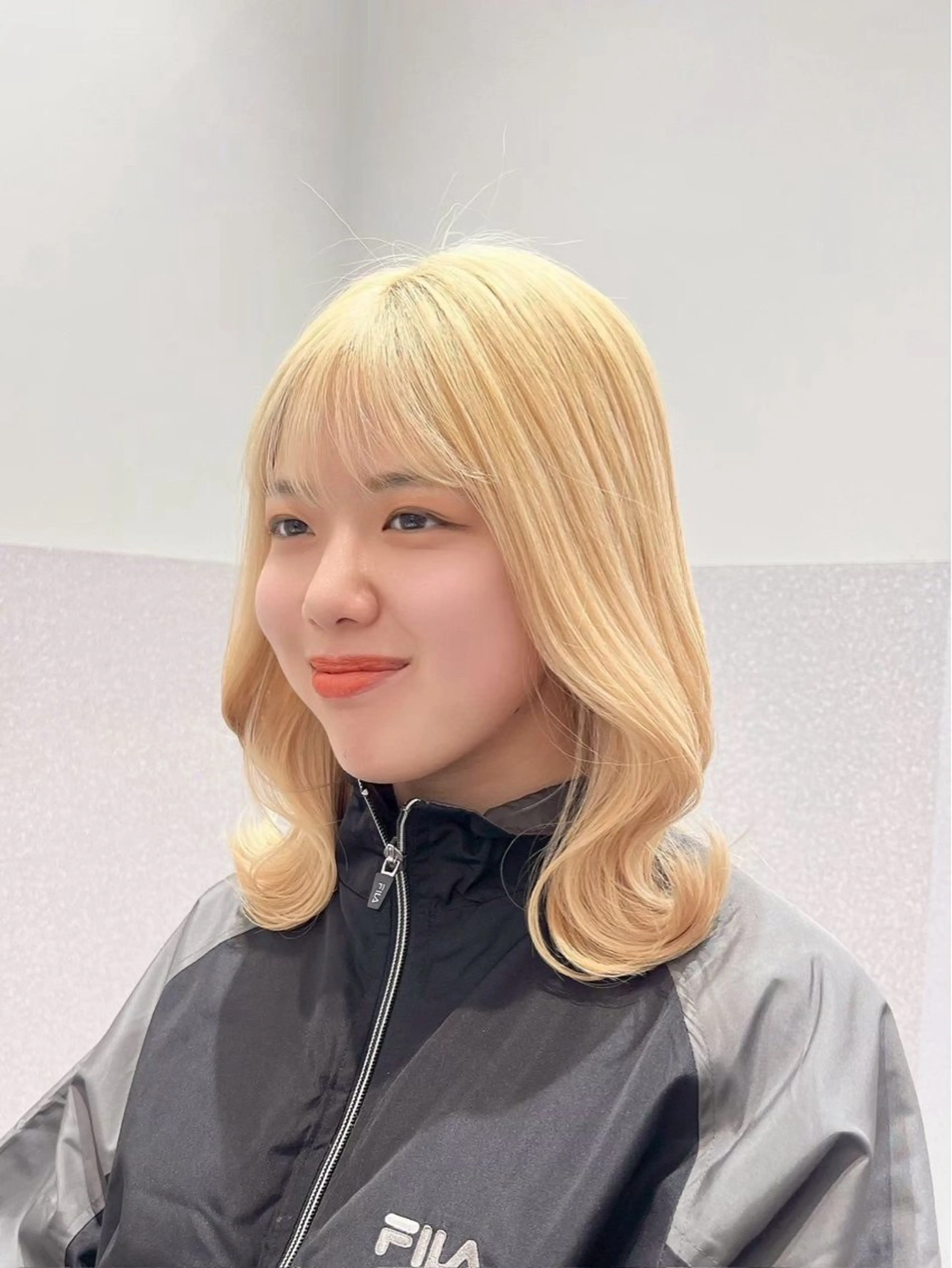 ミディアム lynn Moana moyuのヘアスタイル