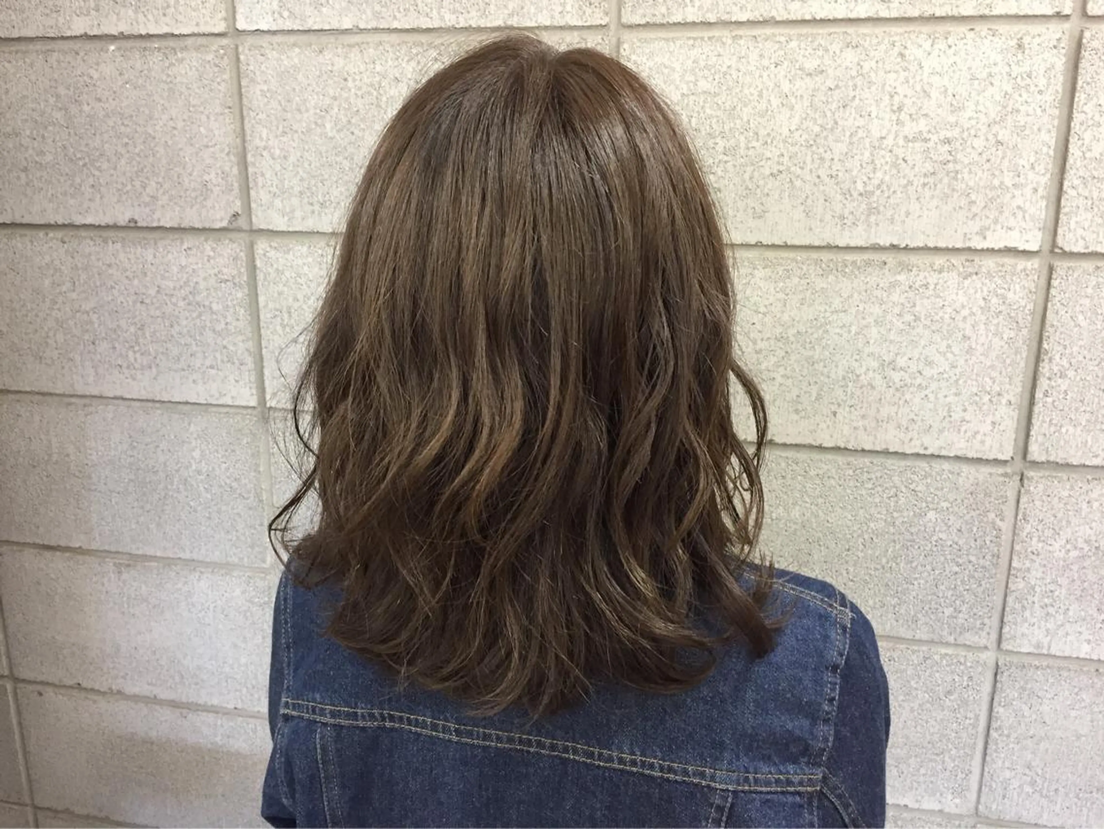 ミディアム カラー ITO YUKIのヘアスタイル