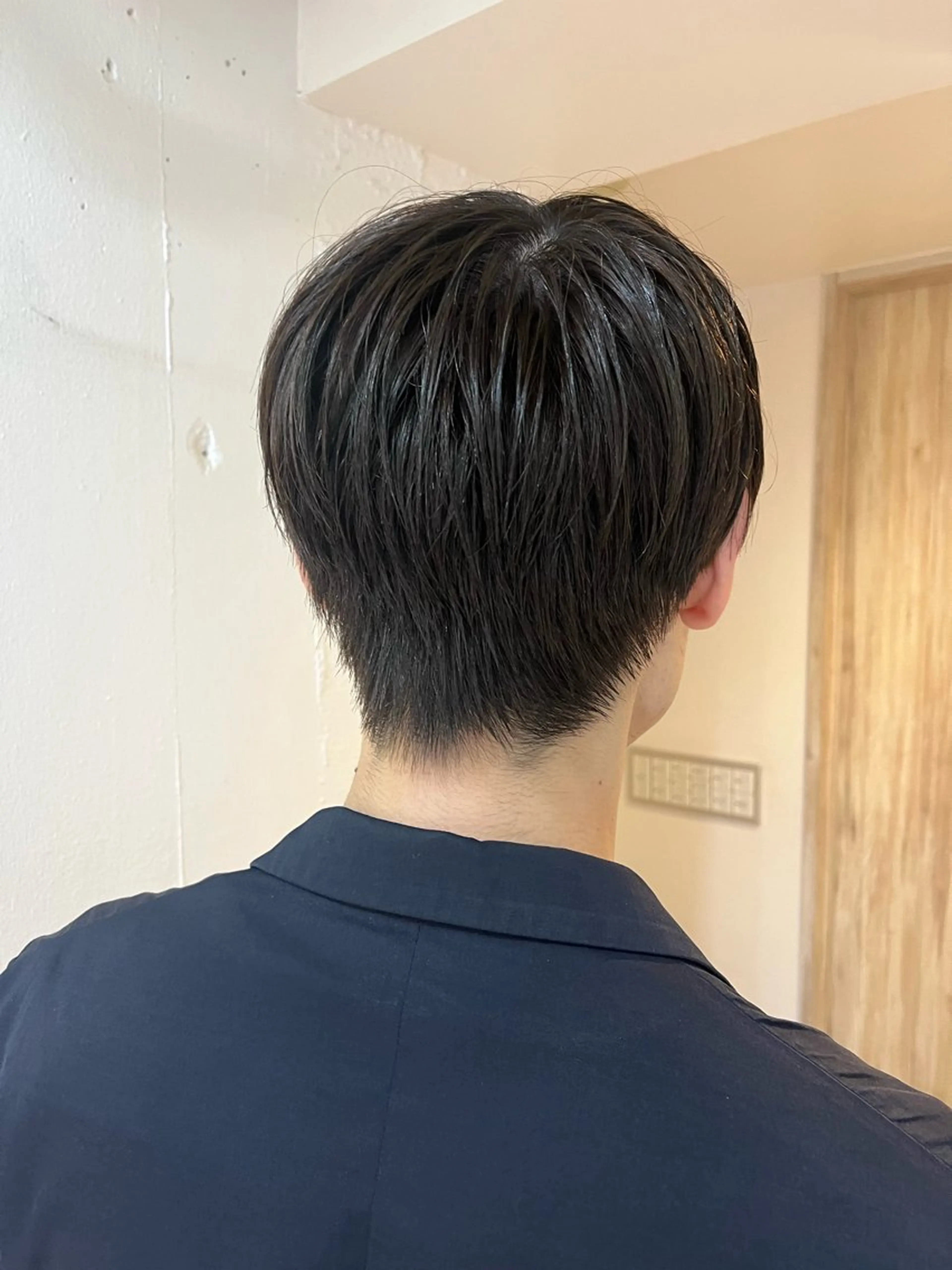 ショート カラー メンズ メンズショート 刈り上げ ベージュカラー オリーブベージュ レイヤーカット カット ヘアカラー 透明感カラー/ 髪質改善/レイヤーのヘアスタイル