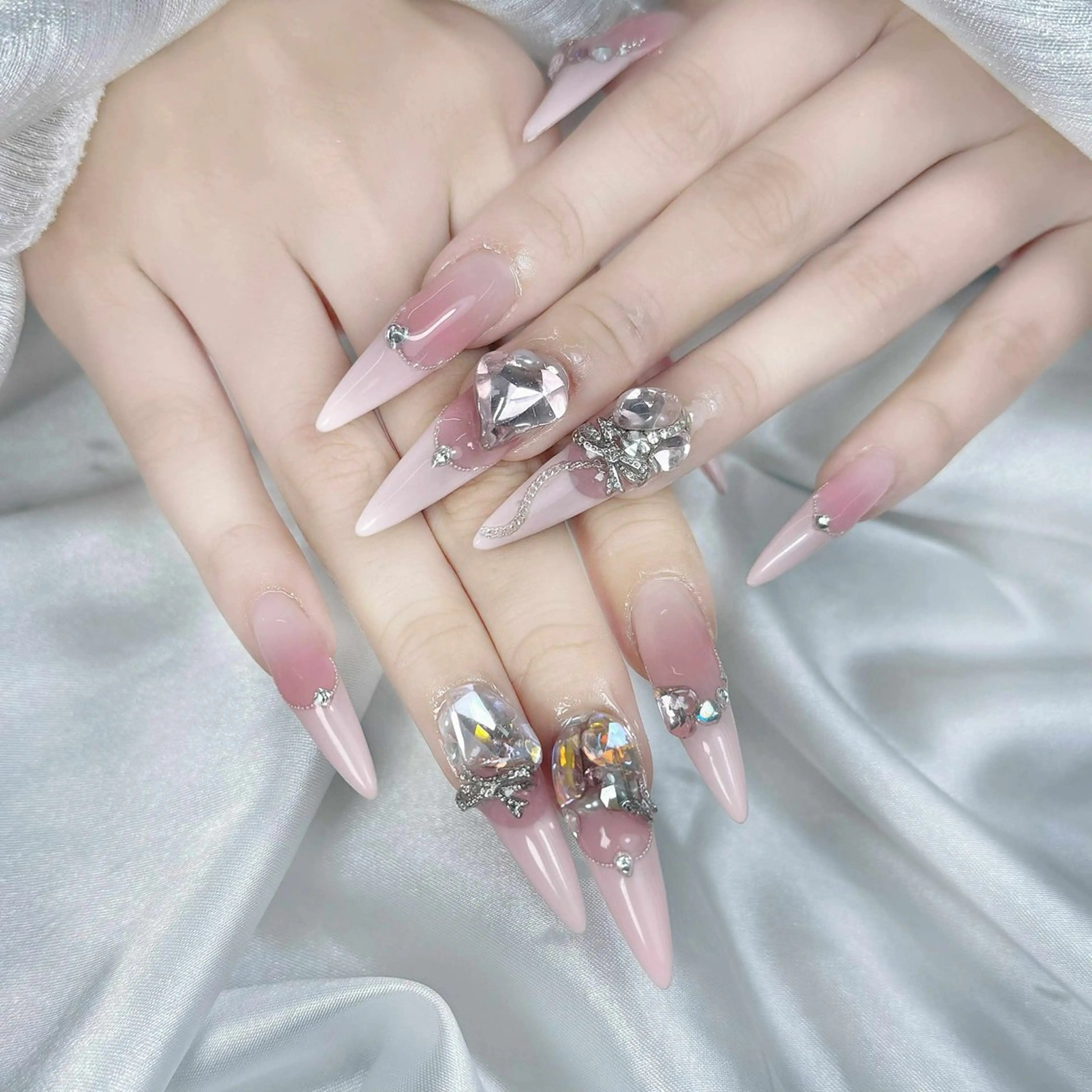 ネイル アートネイル ジェルネイル キラキラネイル 持ち込み シンプルネイル Nova Nail Salonのネイルデザイン