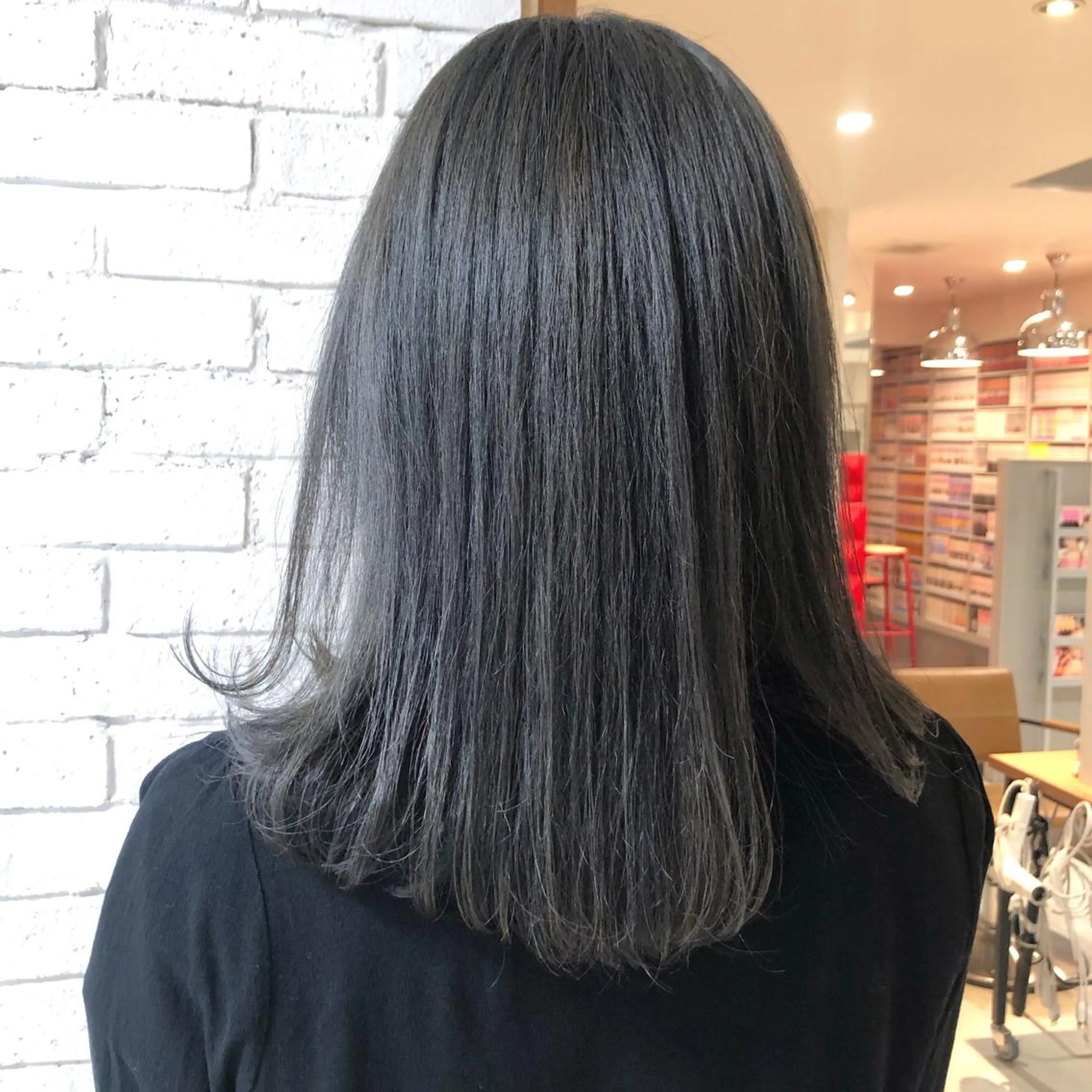 セミロング カラー アディクシーカラー ブリーチ ブリーチなしカラー ORIKA 美容室のヘアスタイル