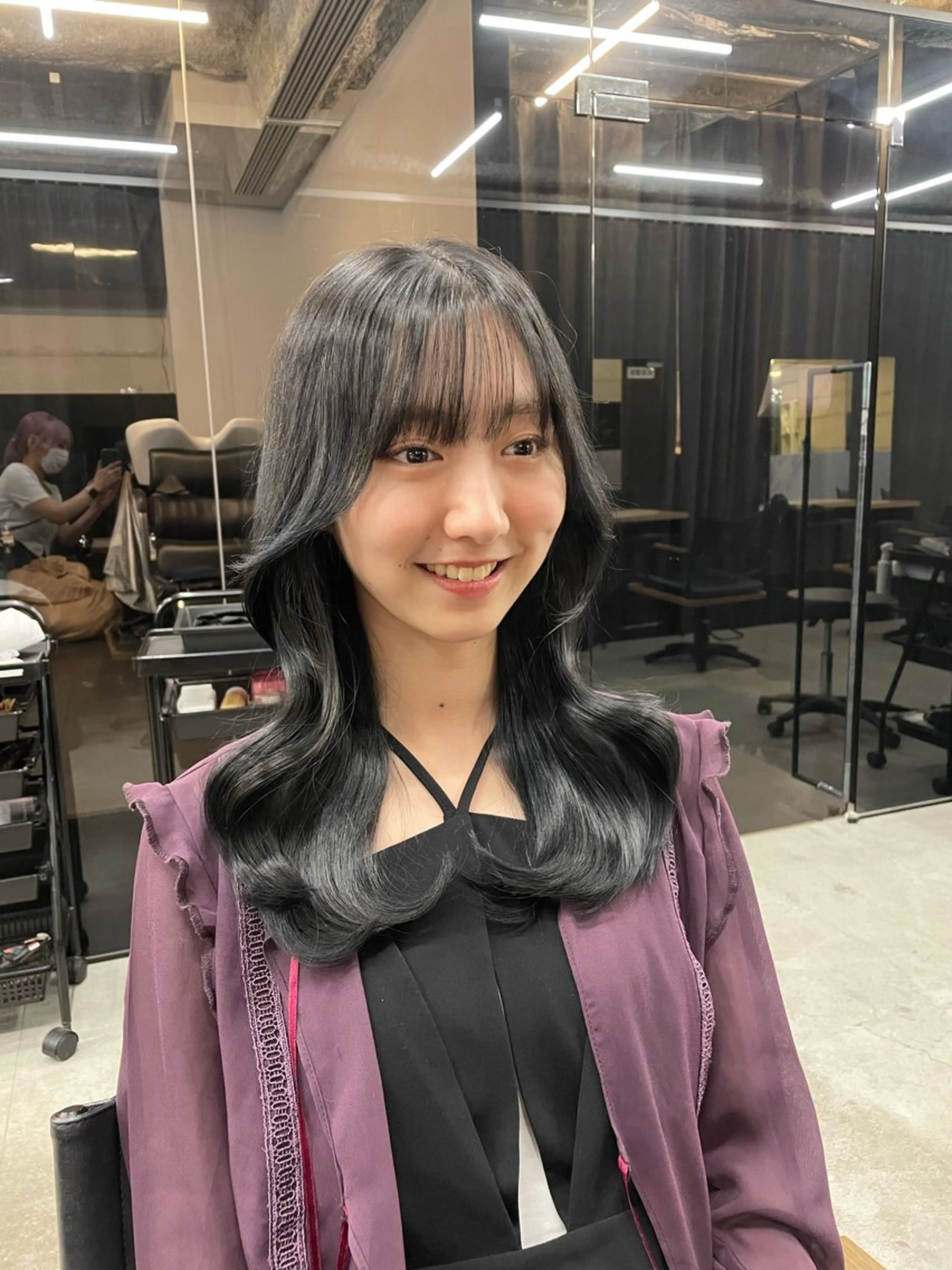 セミロング 伊藤 莉奈　韓国ヘアのヘアスタイル