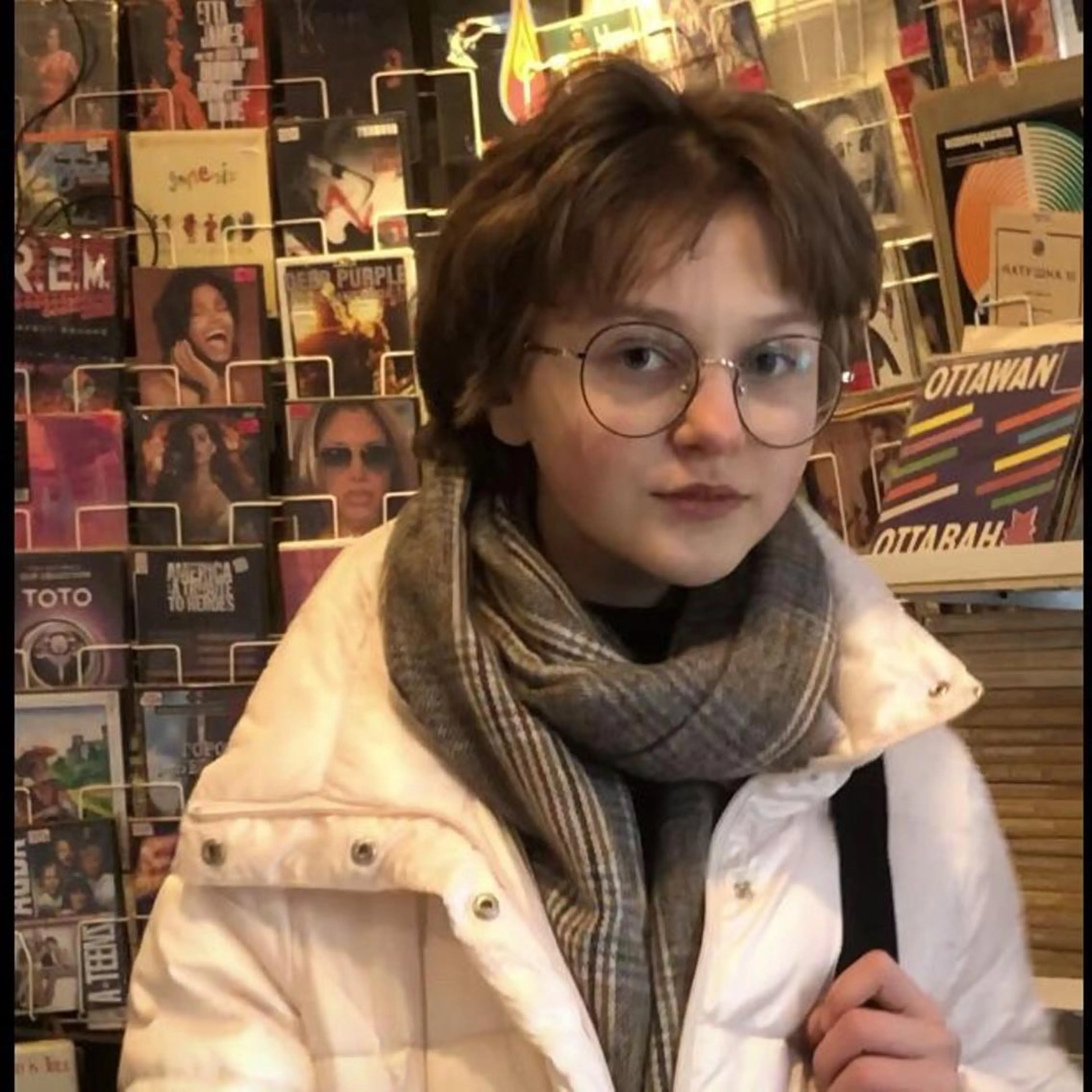 ミディアム レイヤーカット NERO加藤木麻彩のヘアスタイル