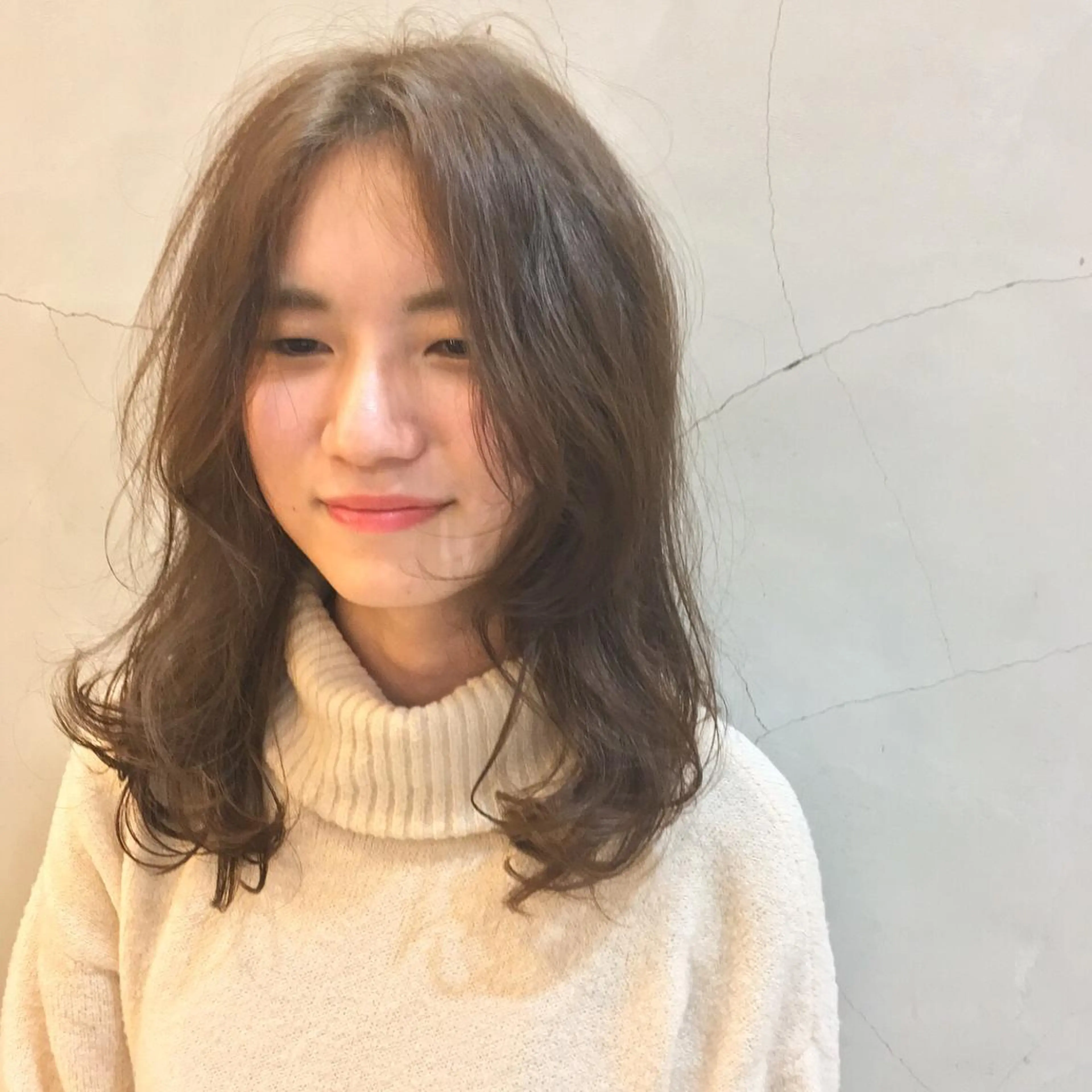セミロング 金子 歩実のヘアスタイル