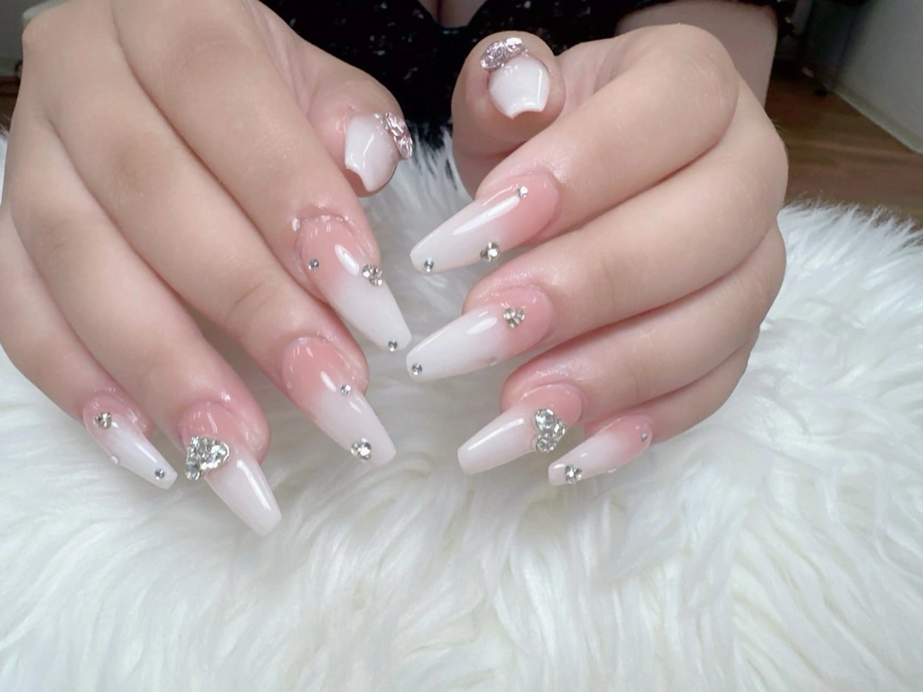 ネイル フットネイル フレンチネイル グラデーション 韓国ネイル マグネットネイル ハンドネイル ハンドケア Hara Nail 【持ち込みOK】のネイルデザイン
