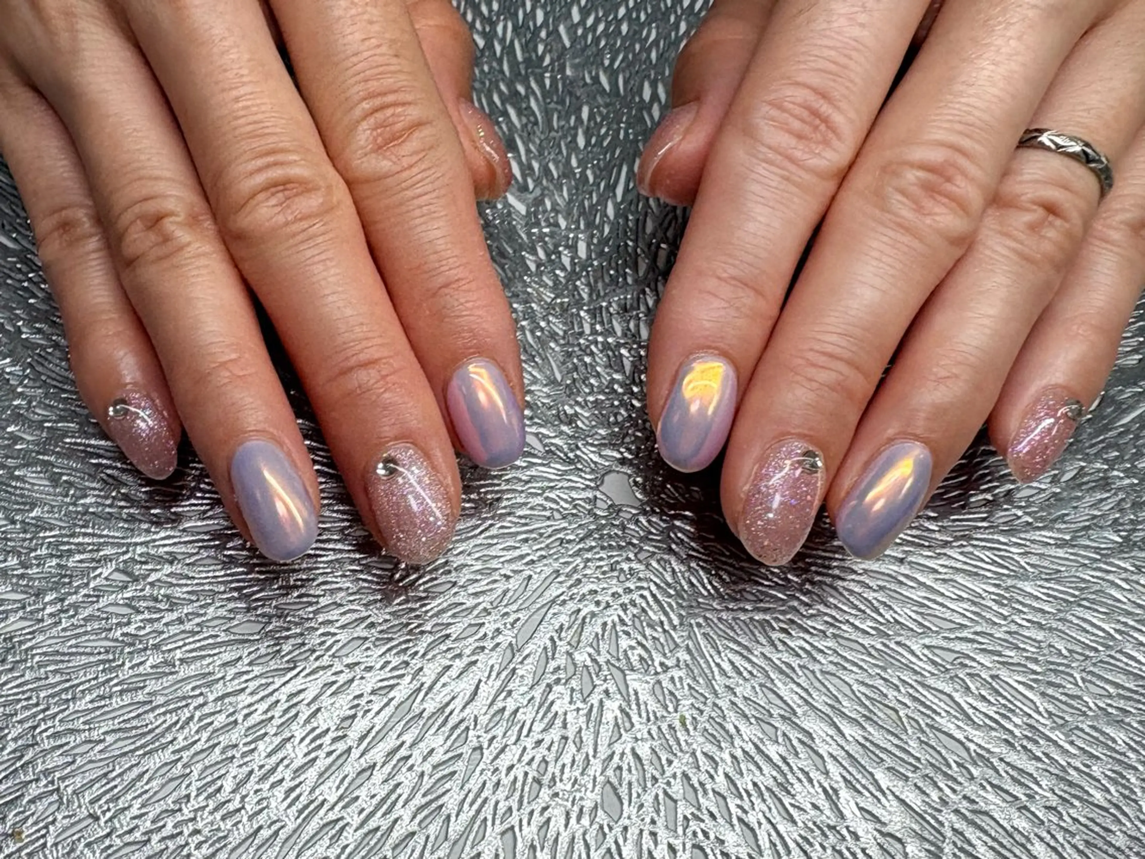 ネイル ラメ(グリッター) 持ち込み シンプルネイル ハンドネイル ハンドケア ♡Bivi♡自爪に 優しいネイルサロンのネイルデザイン