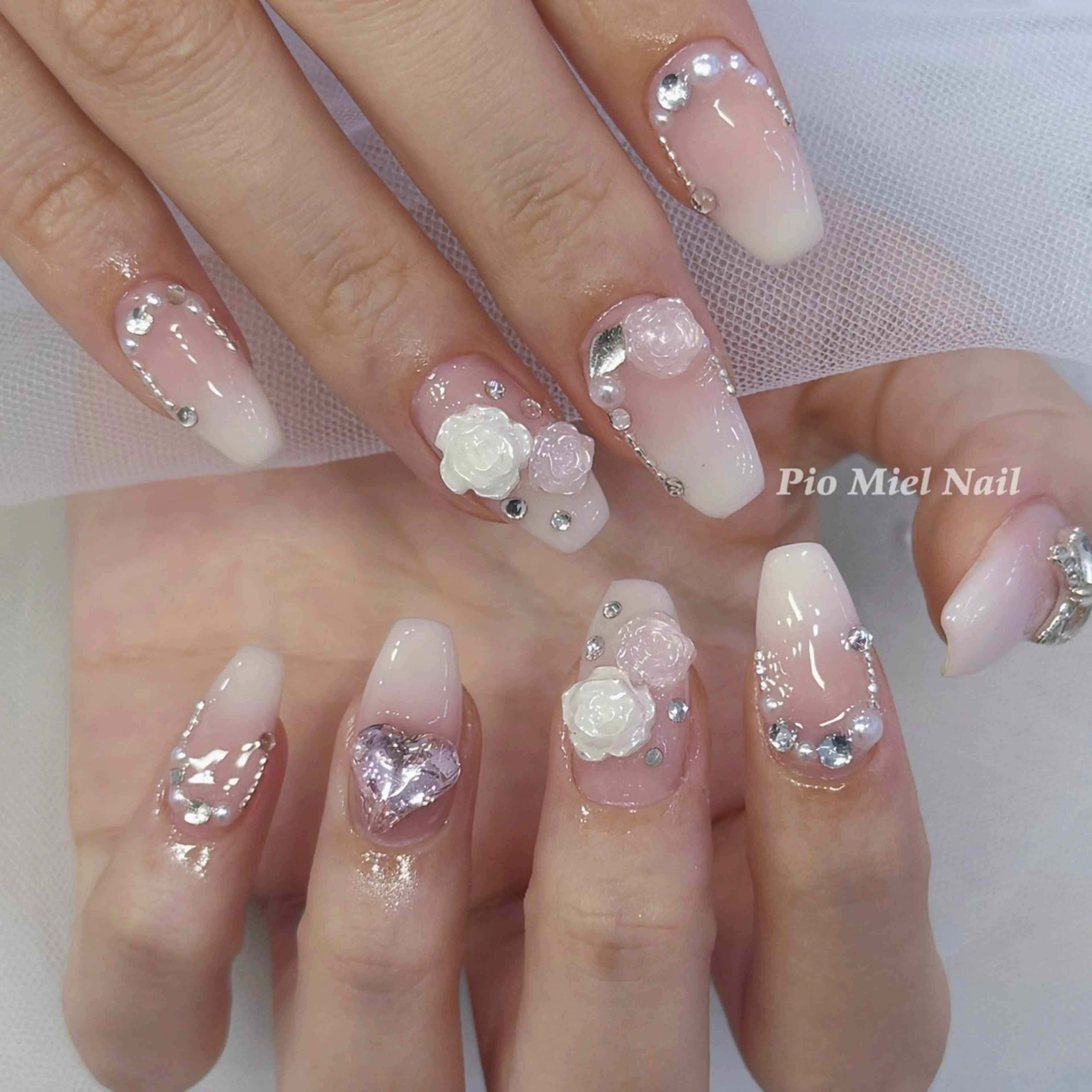 ネイル 長さ出し ガーリー グラデーション ハート ぷっくりネイル ハンドネイル HANA 長さだしのネイルデザイン