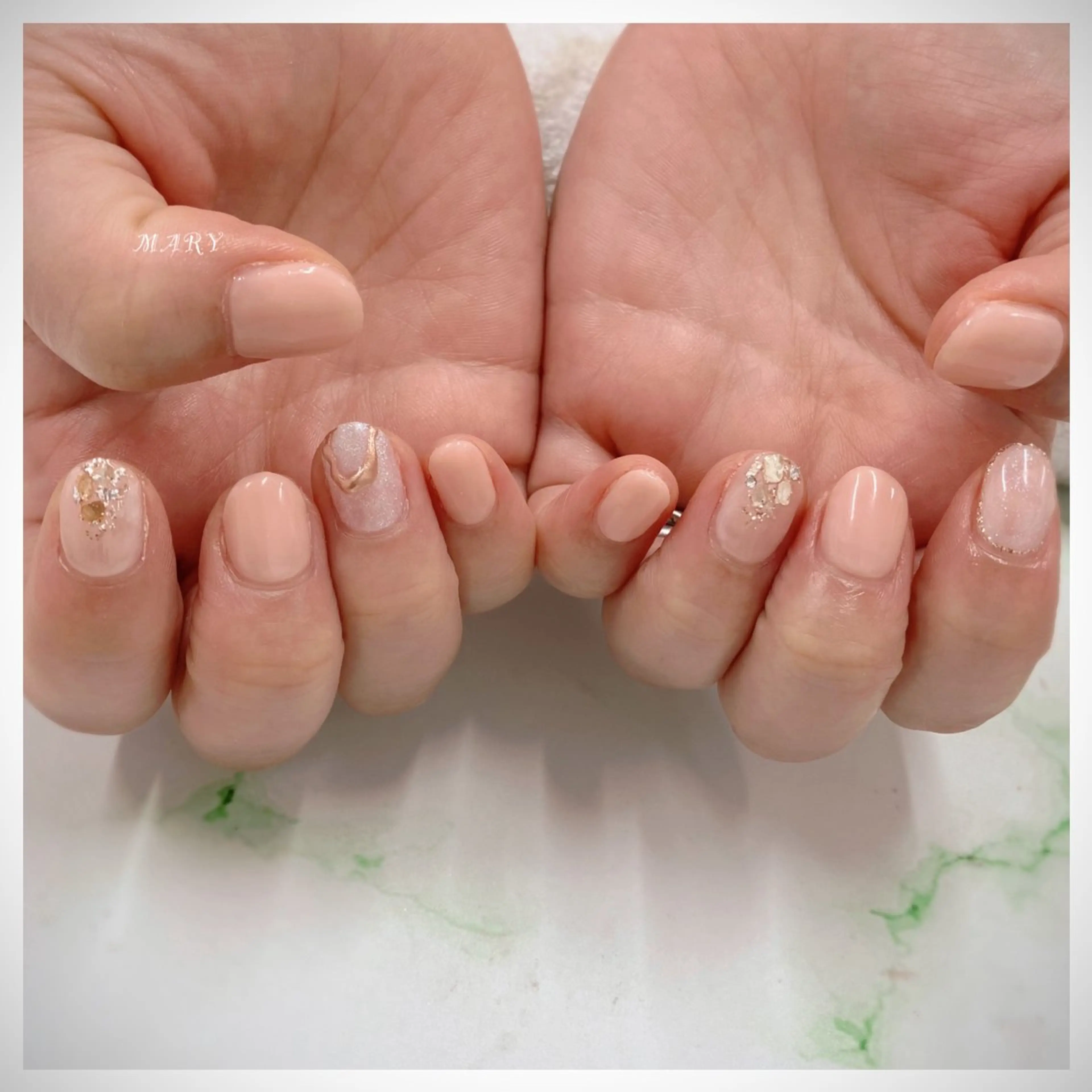ネイル キラキラネイル ニュアンスネイル ワンカラーネイル ハンドネイル Mary nail .narumiのネイルデザイン