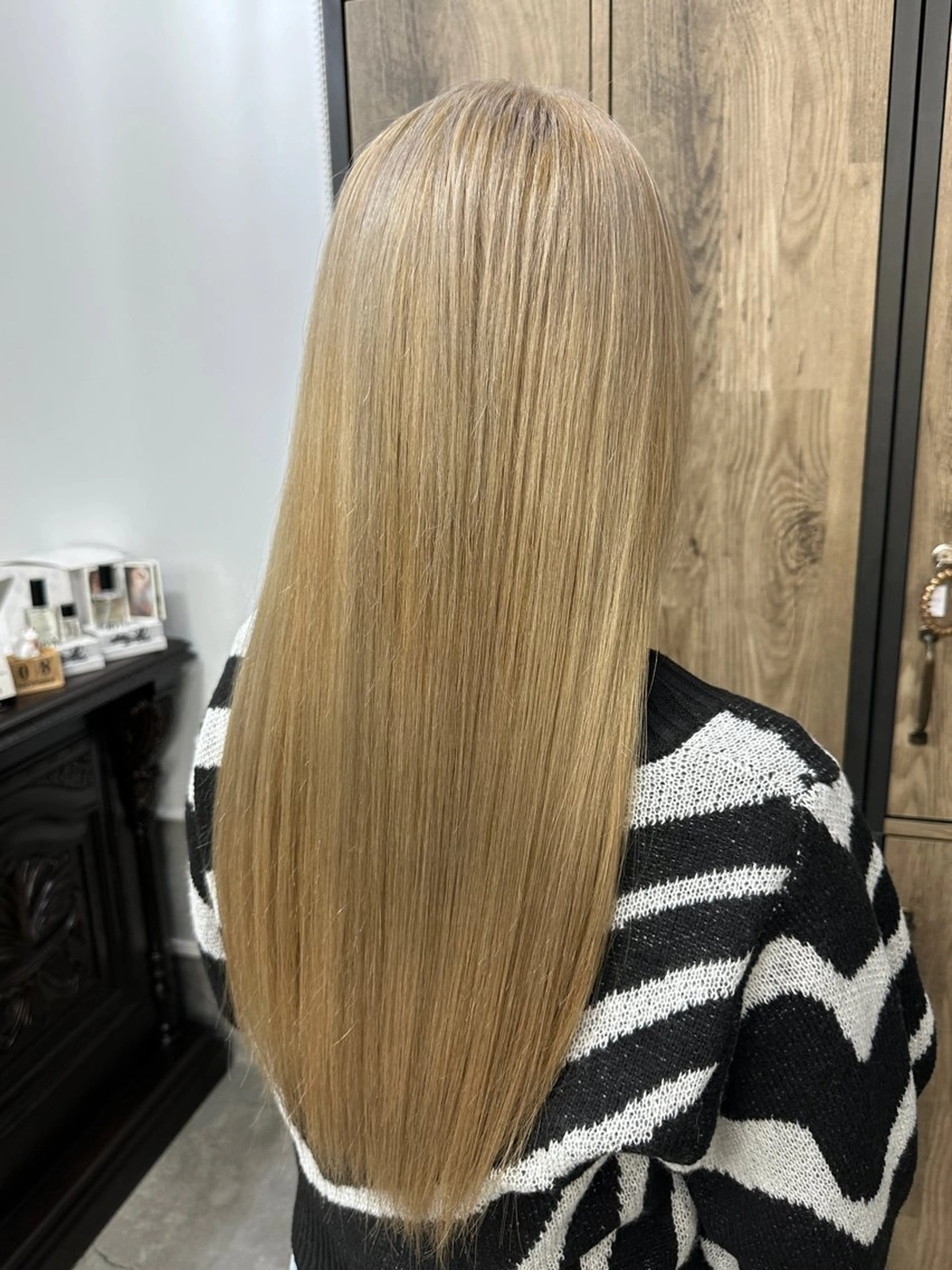 ロング ヘアカラー 鈴木 菜々映のヘアスタイル