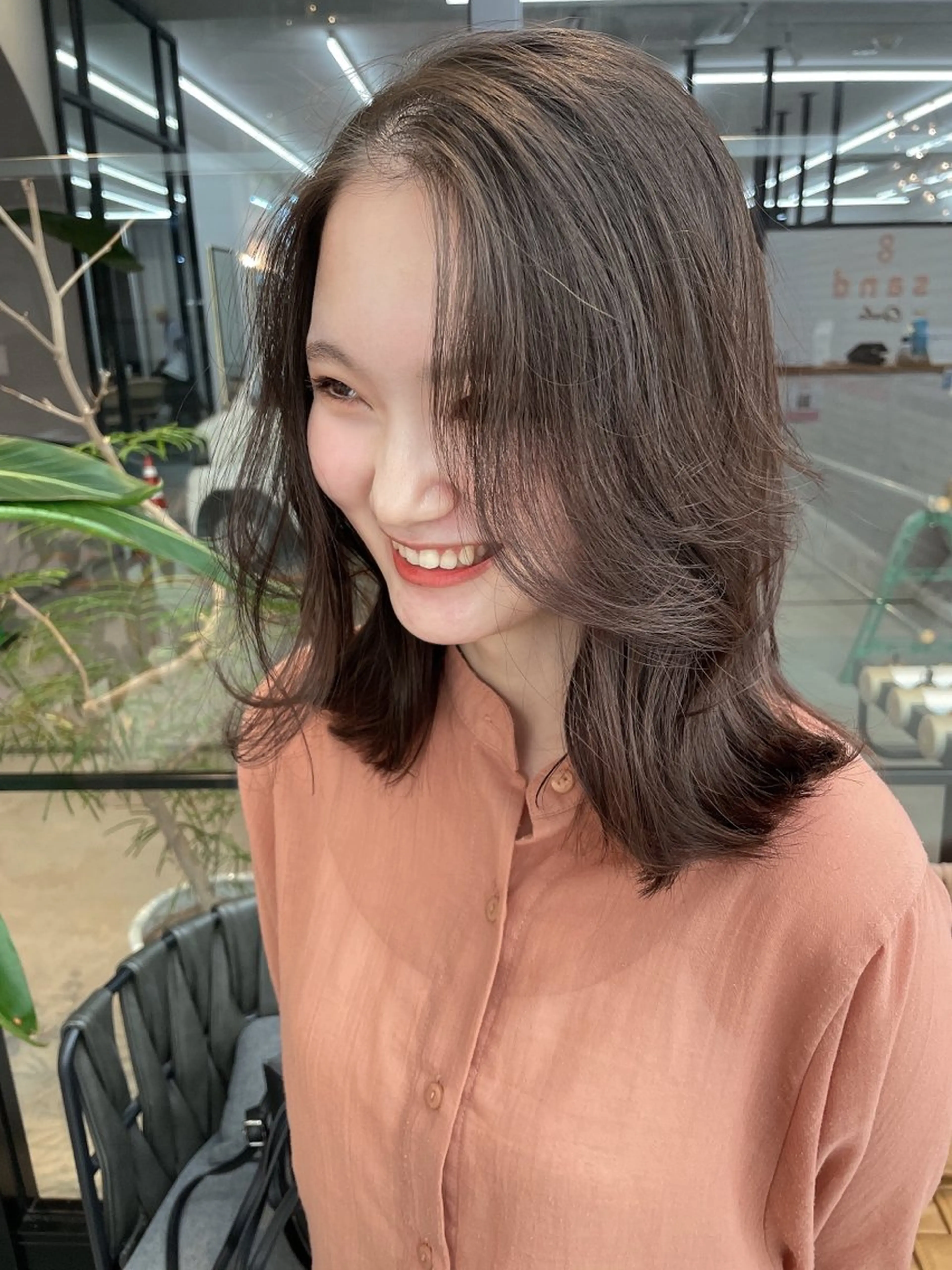 ミディアム 韓国風レイヤーカット 松葉翔のヘアスタイル