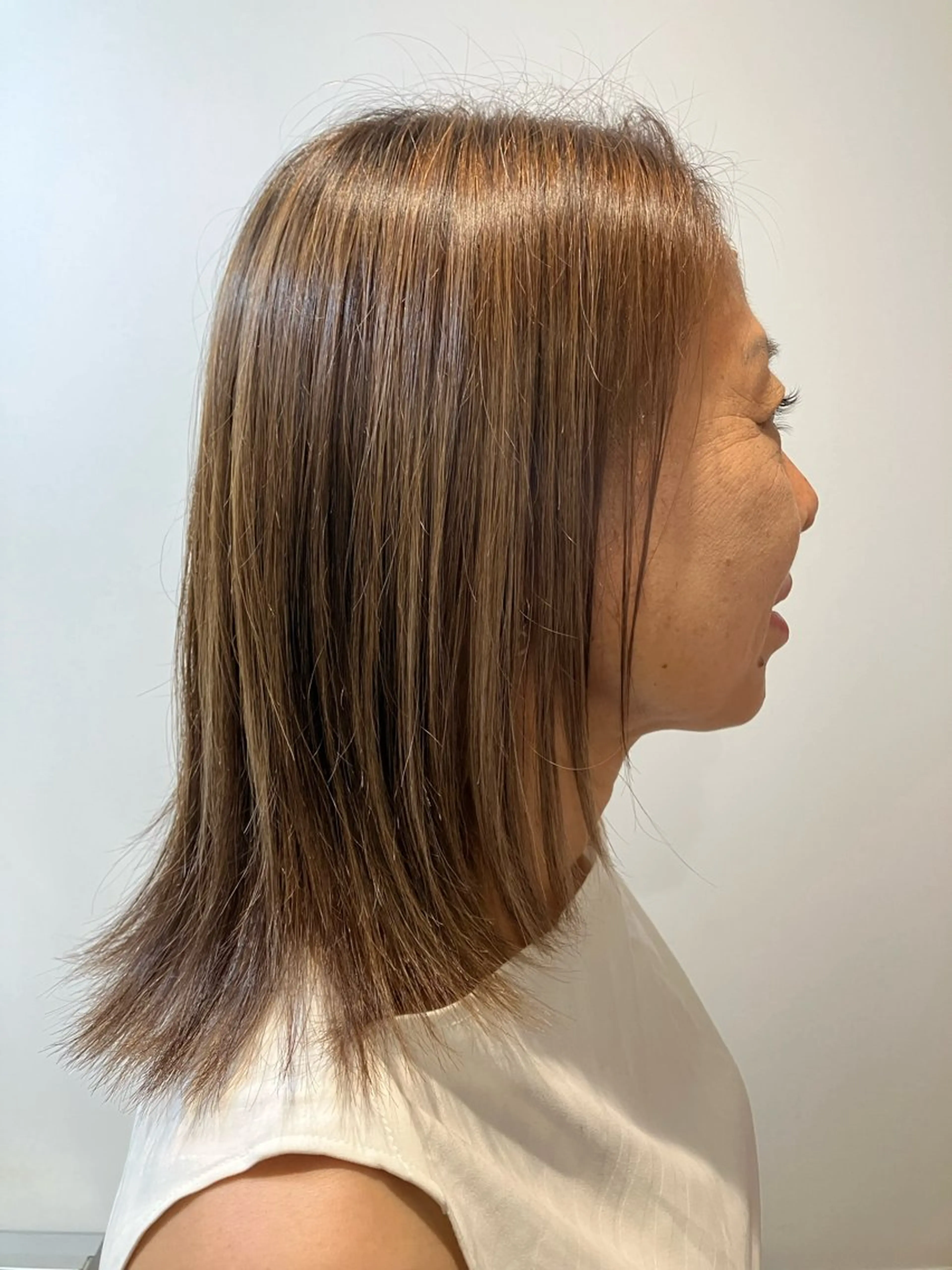 ミディアム カラー ボブレイヤー ハイライトカラー ボブ ハイライト レイヤーカット OVER  SEAオーバーシー所属・森 陽子のマツエク・マツパデザイン