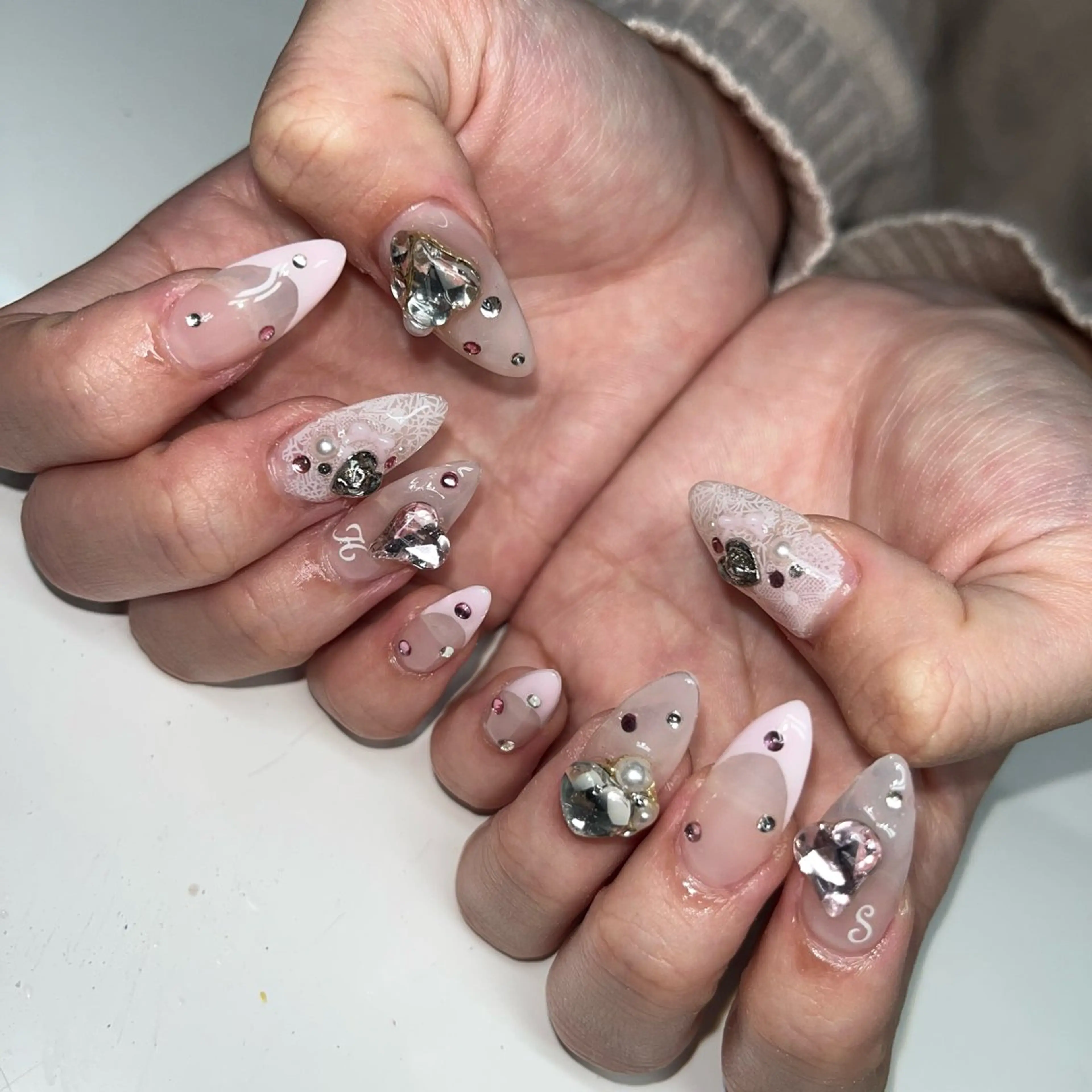 ネイル レース ピンク ハンドネイル WOLTOKYO渋谷 Anzuのネイルデザイン