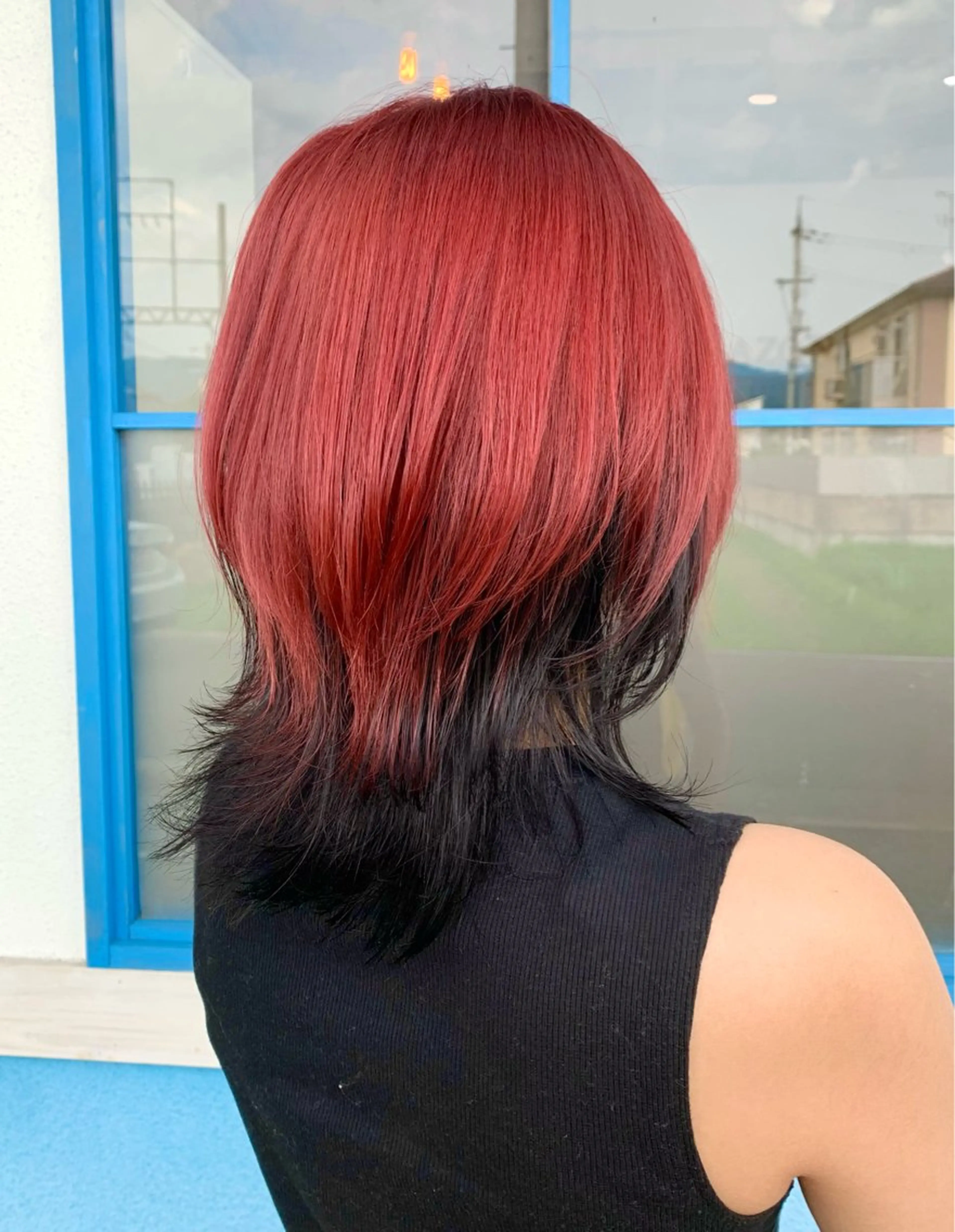 ミディアム カラー 辻川 真央のヘアスタイル