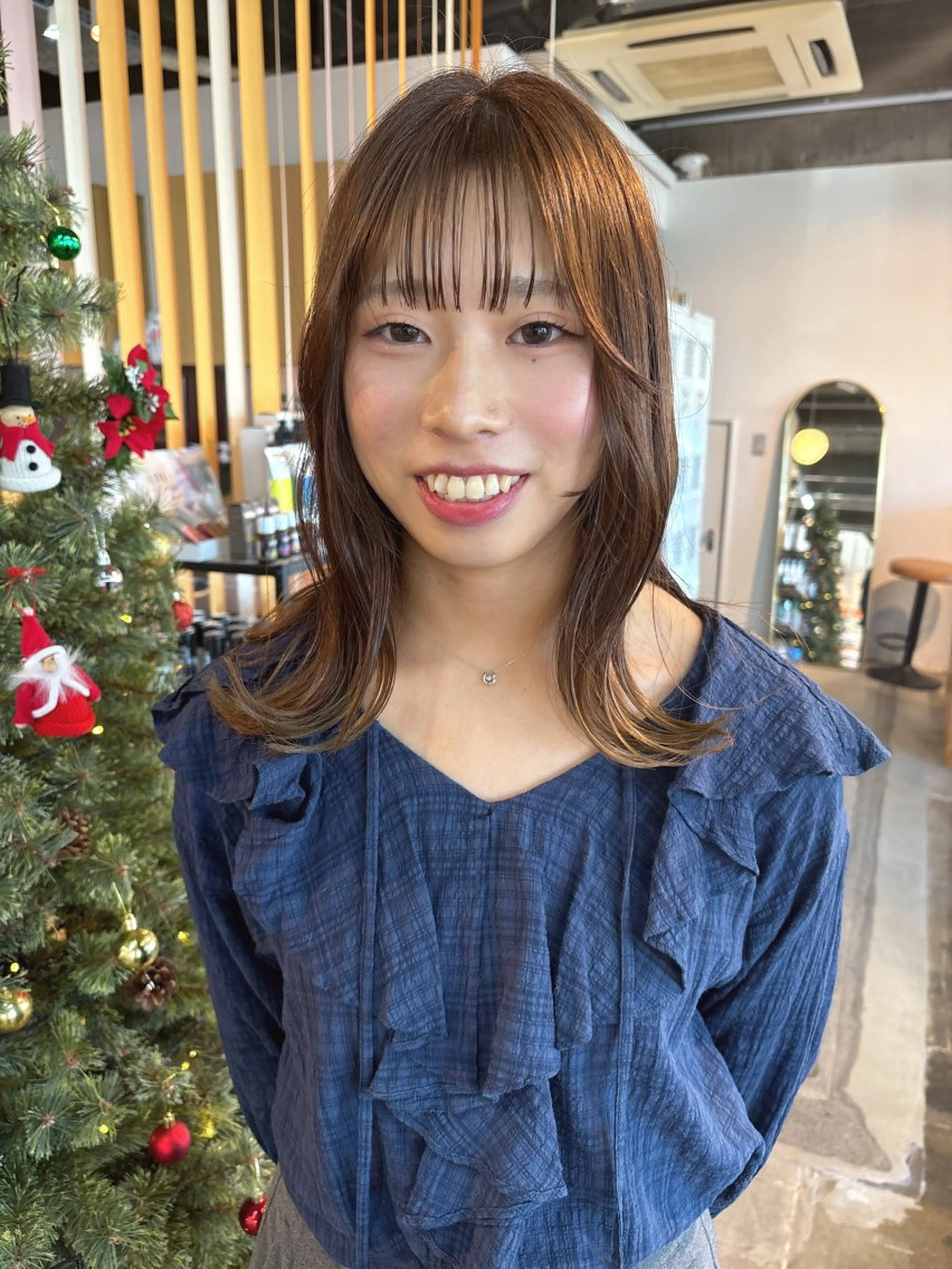 ミディアム カット ヘアカラー shiho/レイヤー /透明感カラーのヘアスタイル