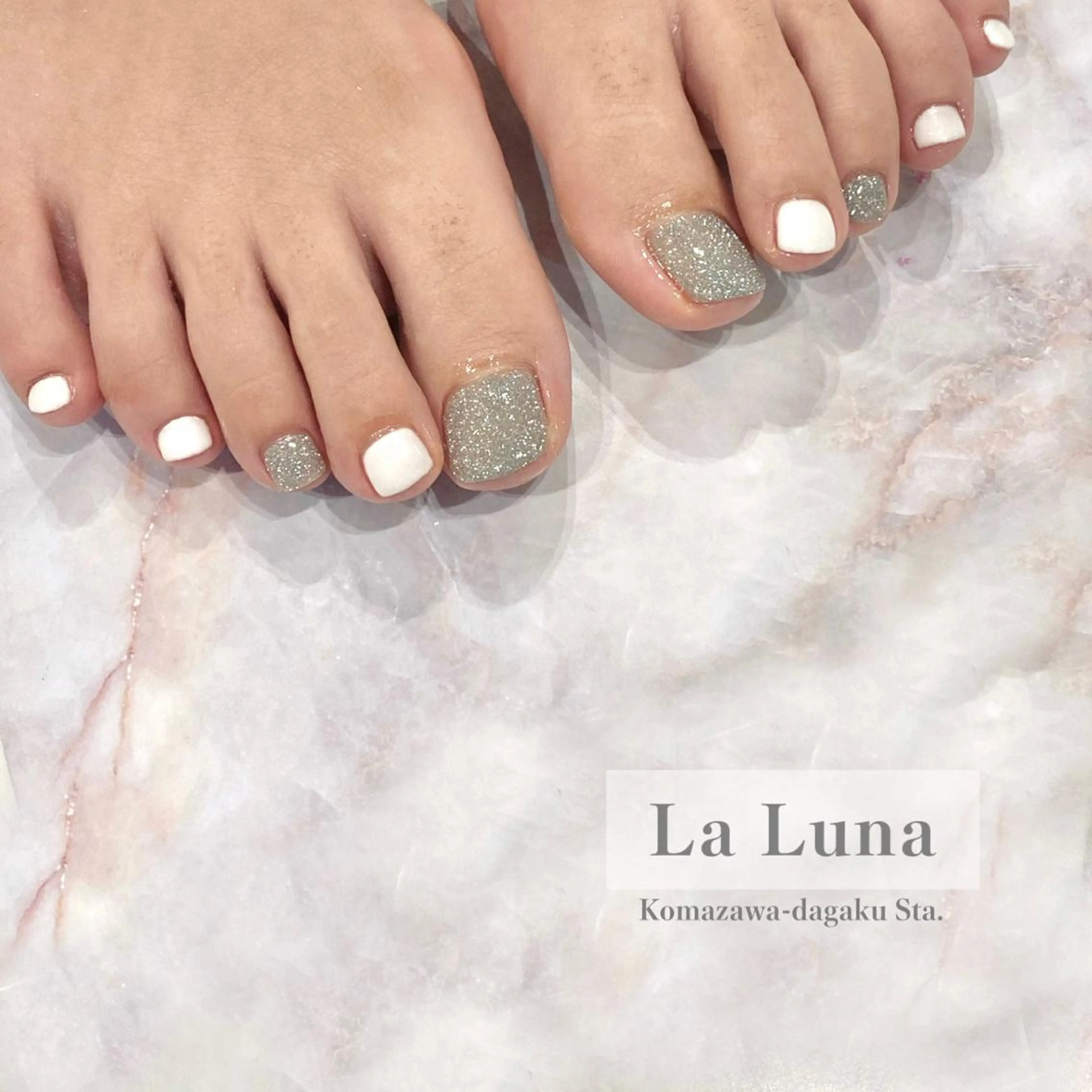 ネイル フラッシュネイル ワンカラーネイル LaLuna🌙 Natsukiのネイルデザイン