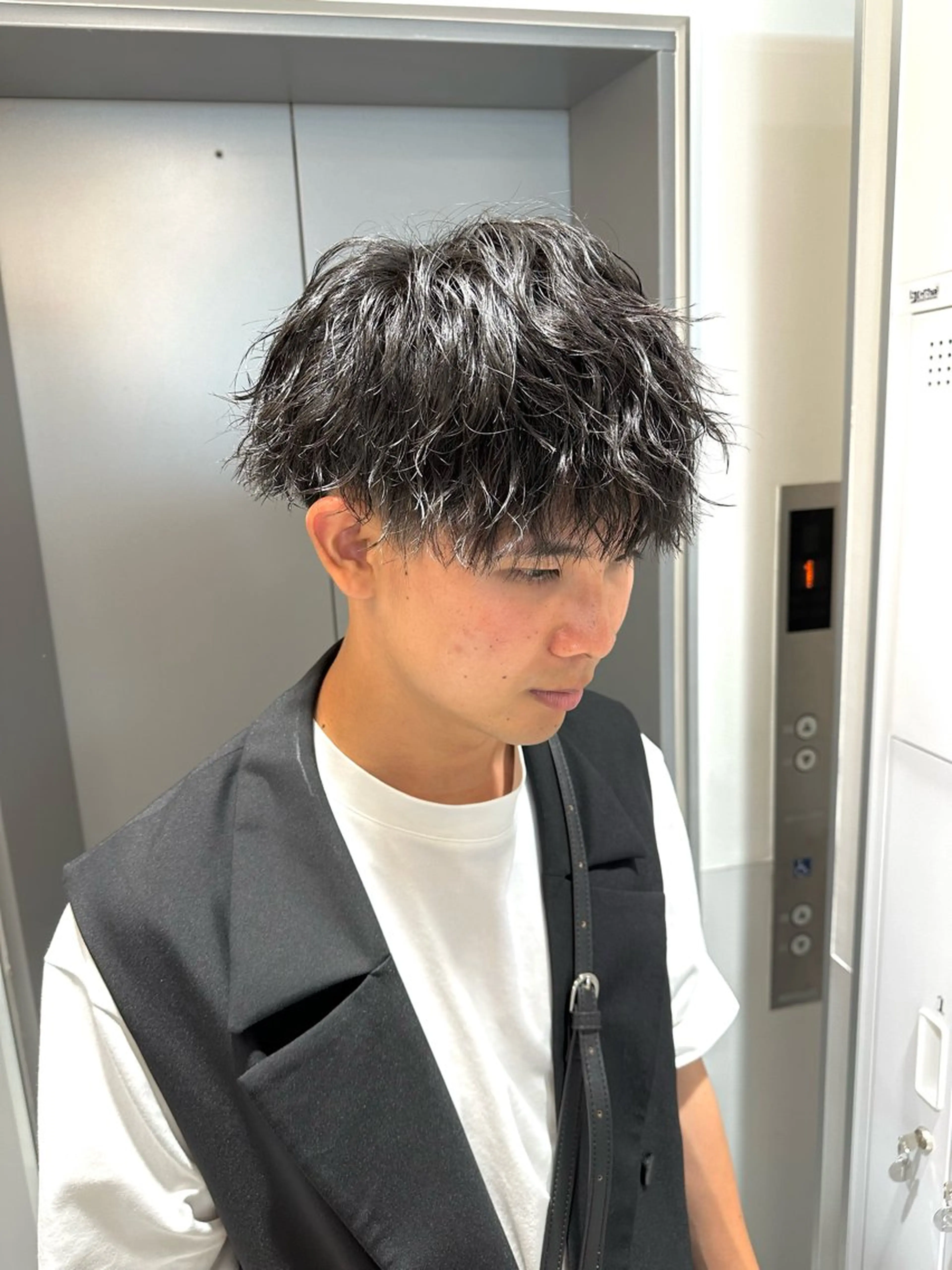 ショート パーマ メンズ メンズパーマ ツイストスパイラルパーマ スパイラルパーマ カット パーマ SALOWIN大宮 /KYOHEI✂️のヘアスタイル