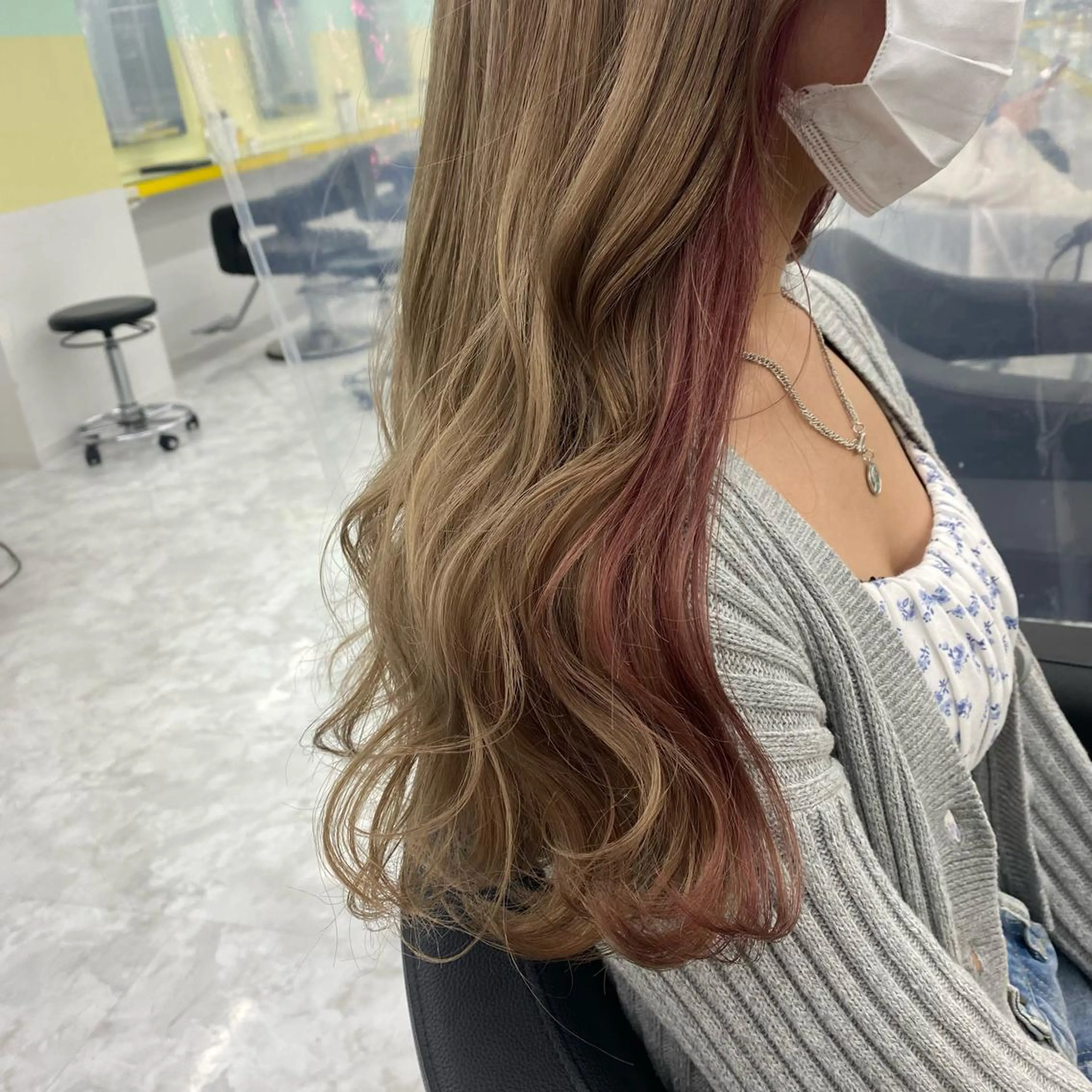 セミロング カラー ヘアアレンジ ヘアカラー トリートメント mai🍑暖色カラー /レイヤー💖のヘアスタイル