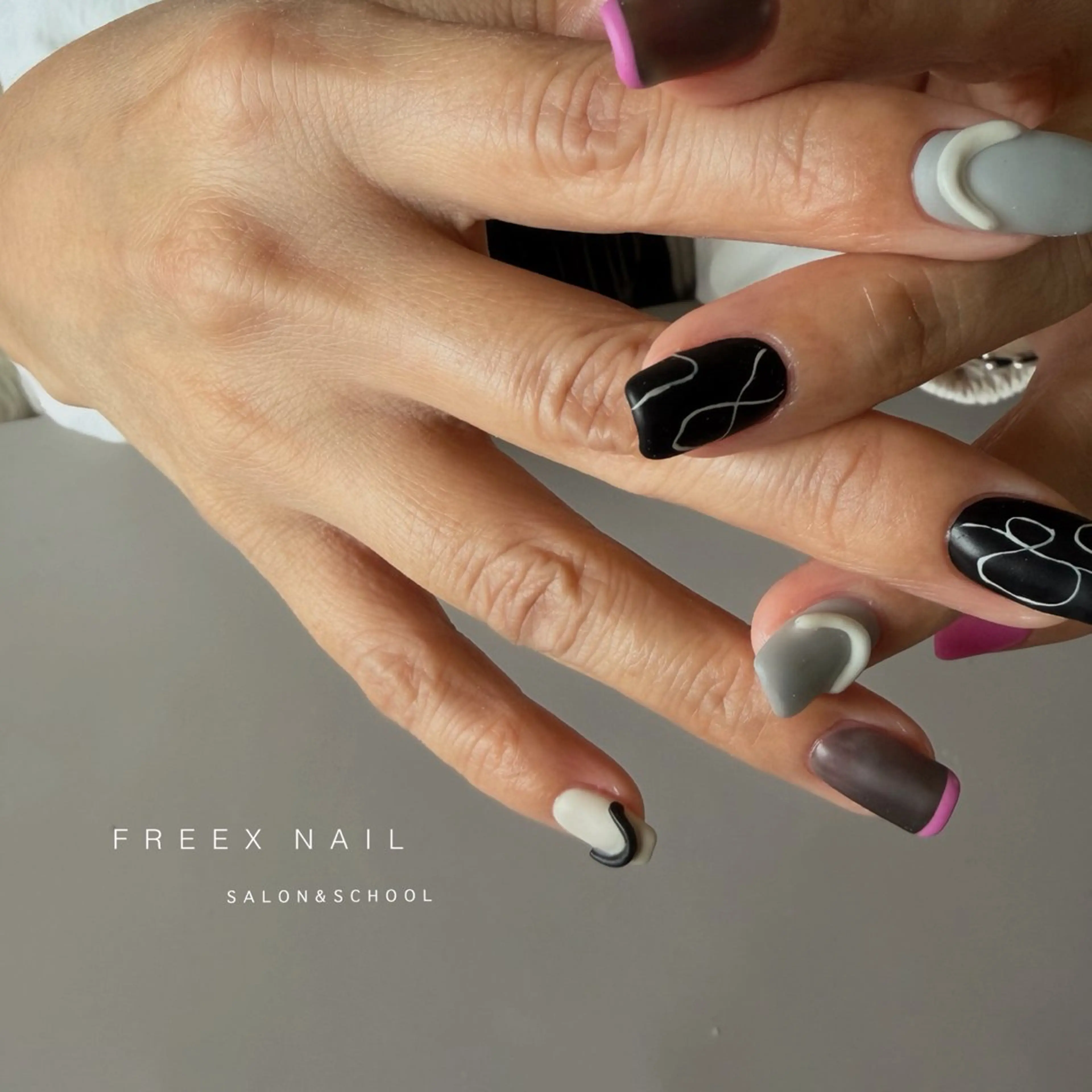 ネイル マットネイル ハンドネイル フットネイル freex nail /ニュアンス/個性派のネイルデザイン