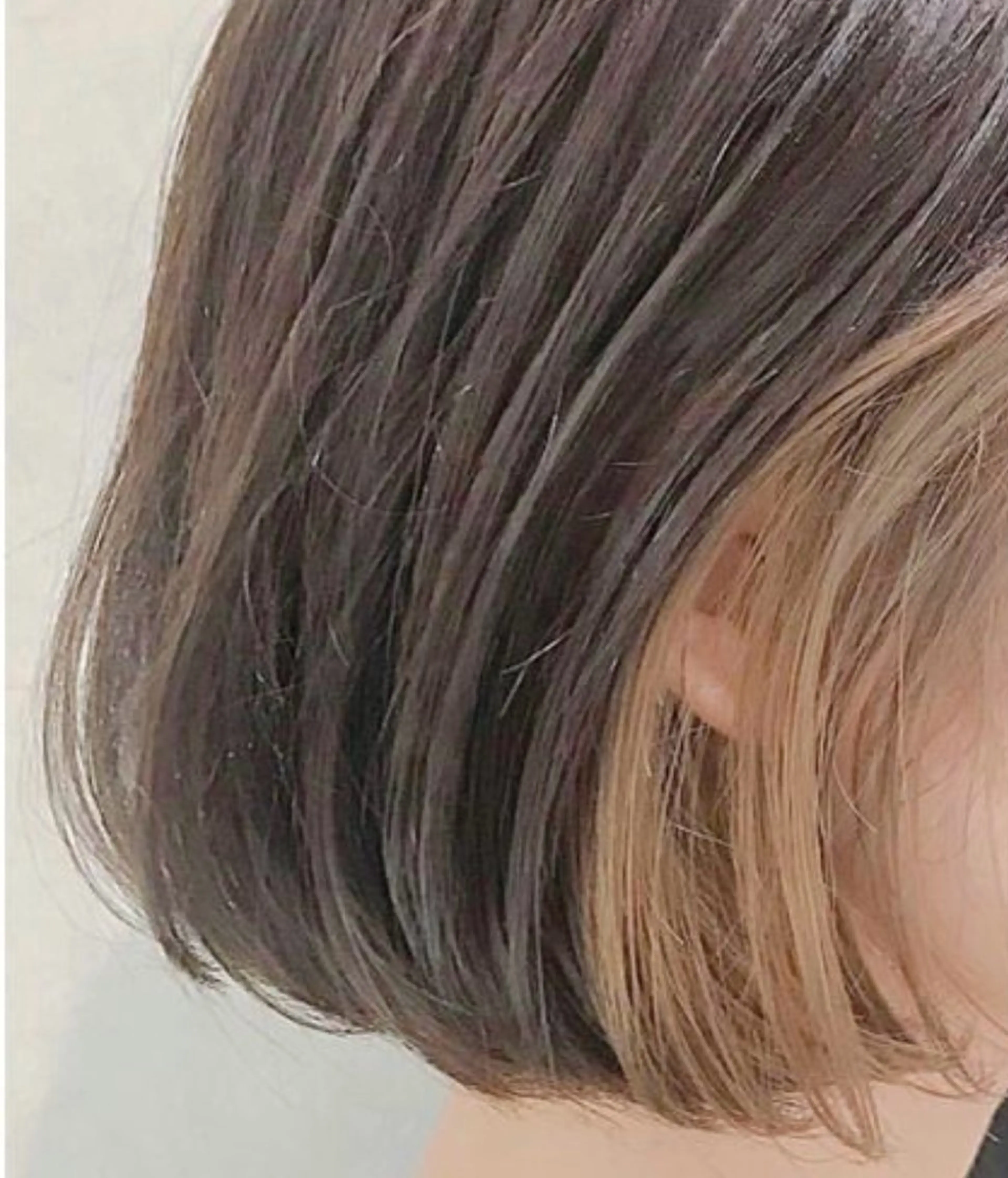 インナーカラー【1回ブリーチ＋ヘアカラー】シャンプーブロー込みの写真