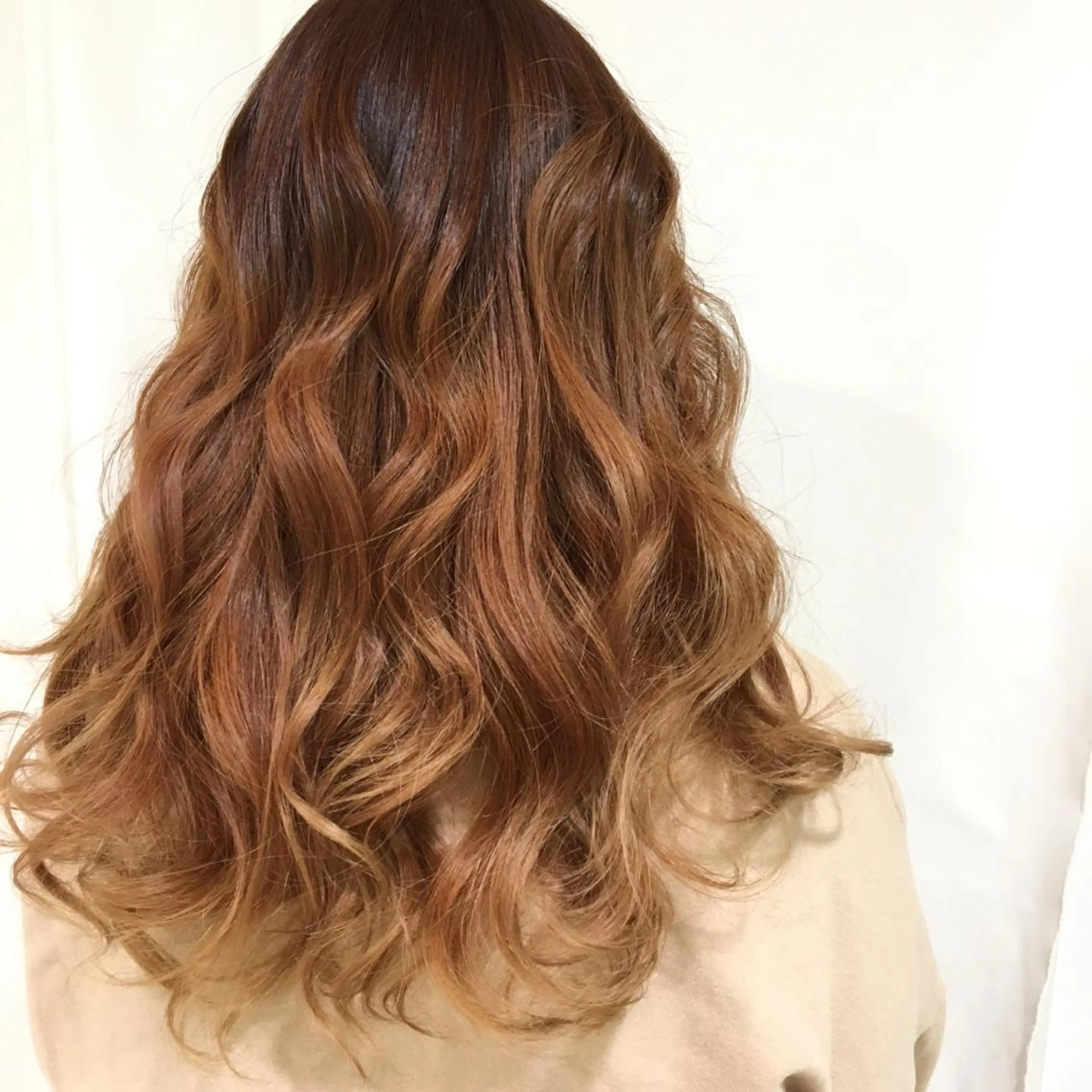 セミロング カラー ヘアアレンジ ベージュカラー オレンジ オレンジベージュ きむえり/髪質改善 /うねり広がり改善のヘアスタイル