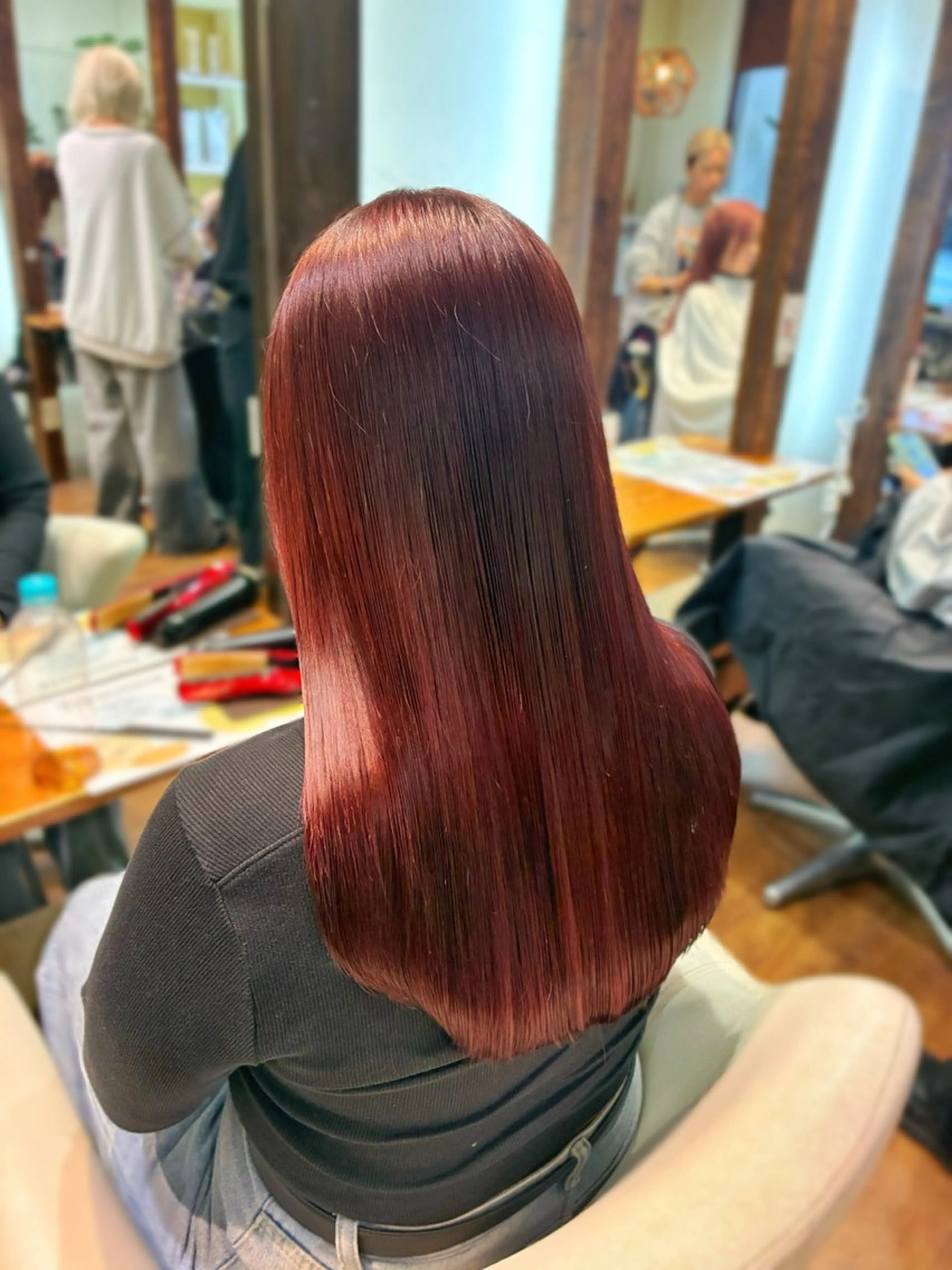 ロング カラー ボルドーカラー レッドカラー ヘアカラー トリートメント 梅原 姫🍬🐰のヘアスタイル