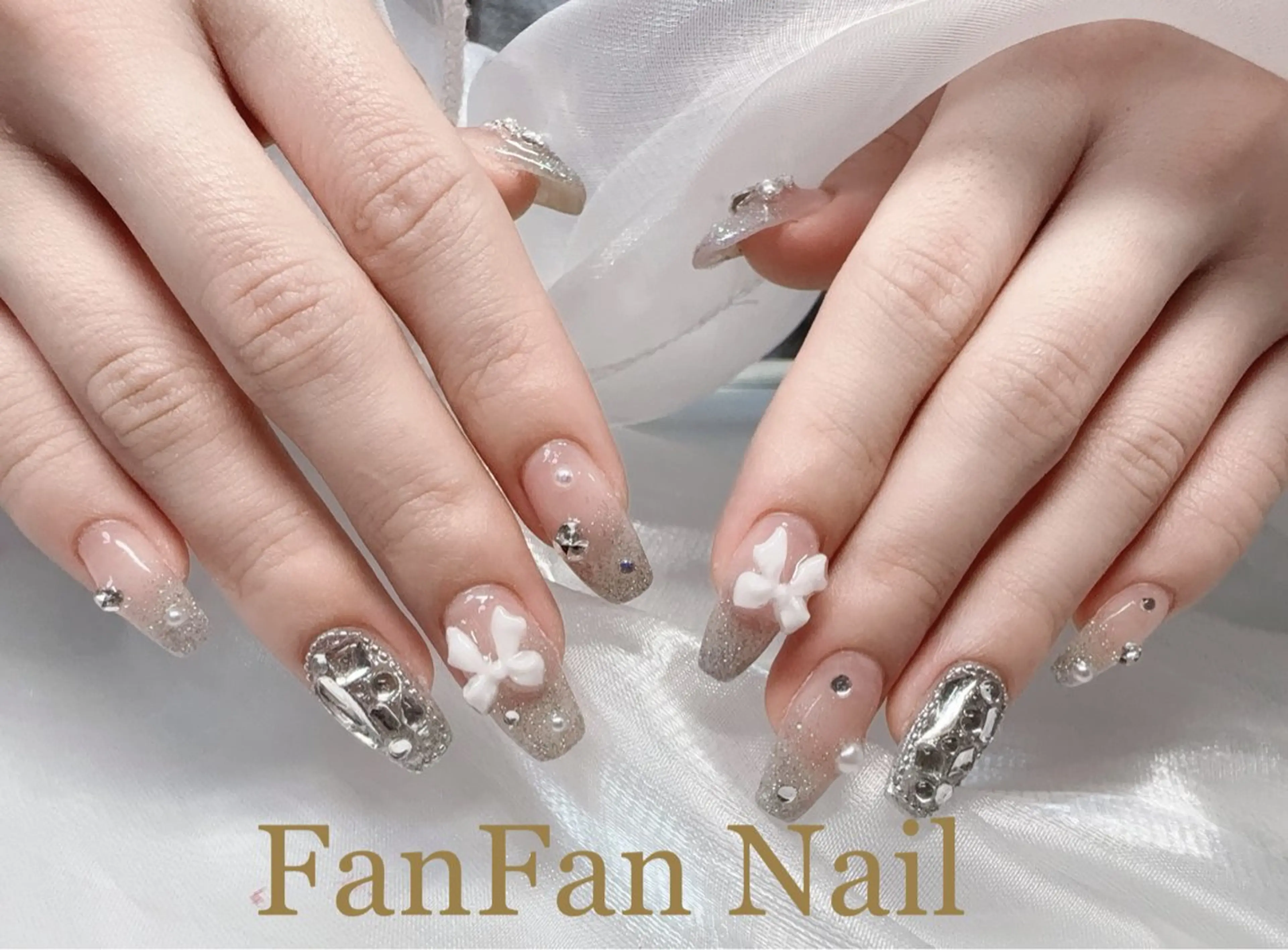 ネイル アートネイル オーロラネイル ガーリー キラキラネイル 韓国ネイル ハンドネイル KaKa FanFanNailのネイルデザイン