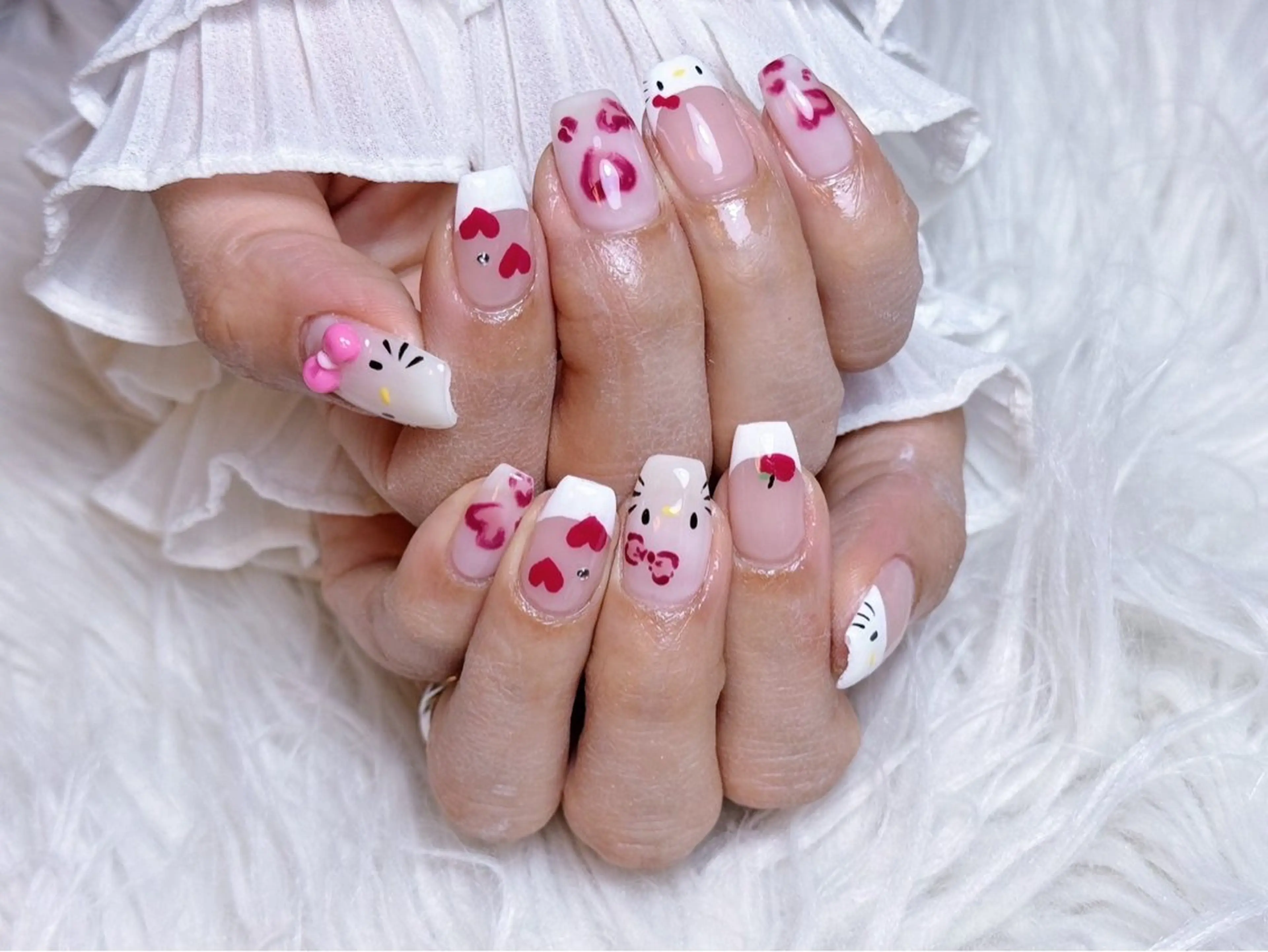 ネイル チークネイル 長さ出し フラワーネイル フレンチネイル ガーリー ハンドネイル NEW NAIL 池袋のネイルデザイン
