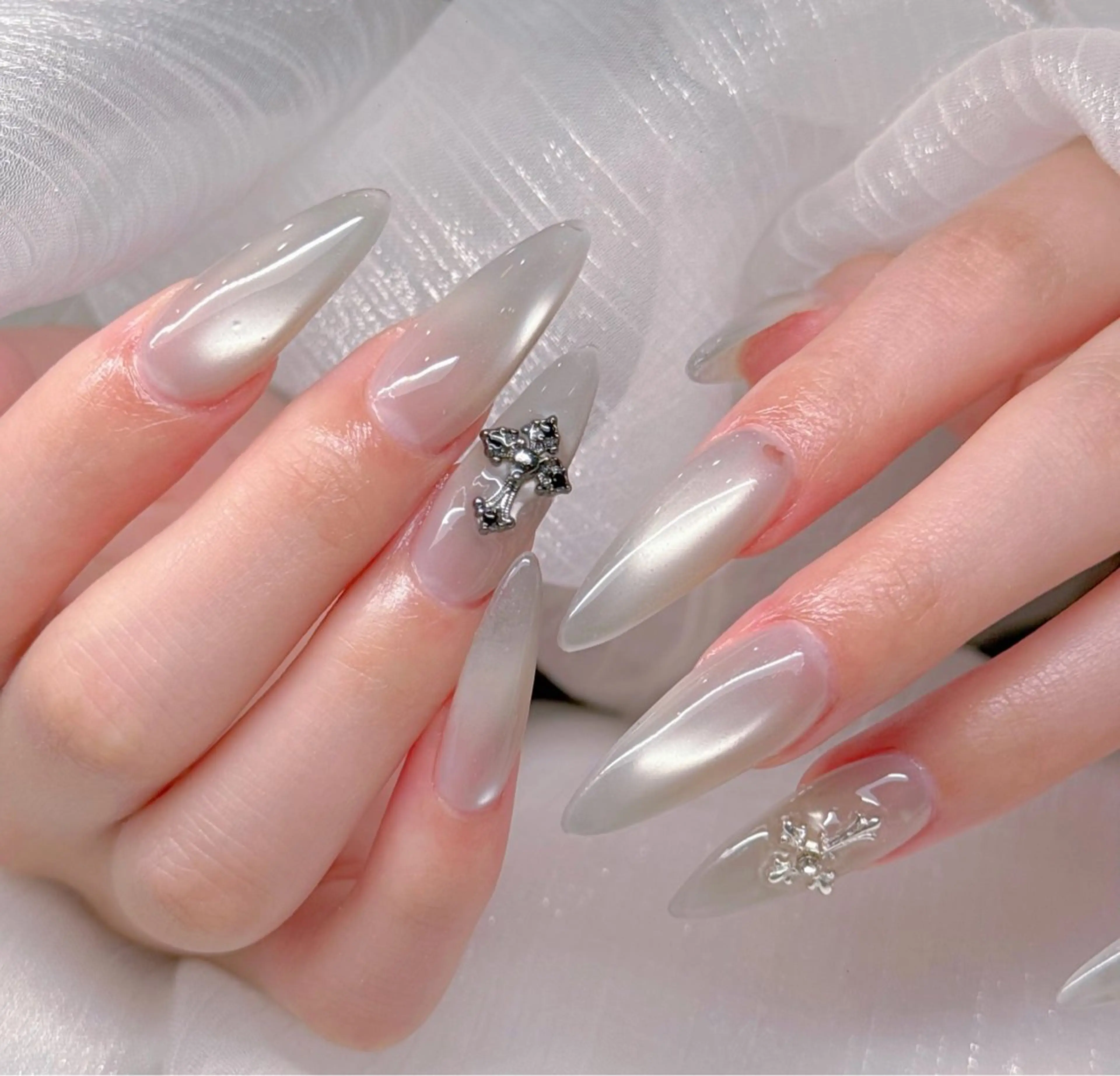 ネイル オーロラネイル ブルー チークネイル フットネイル フレンチネイル ハンドネイル REI レイのネイルデザイン