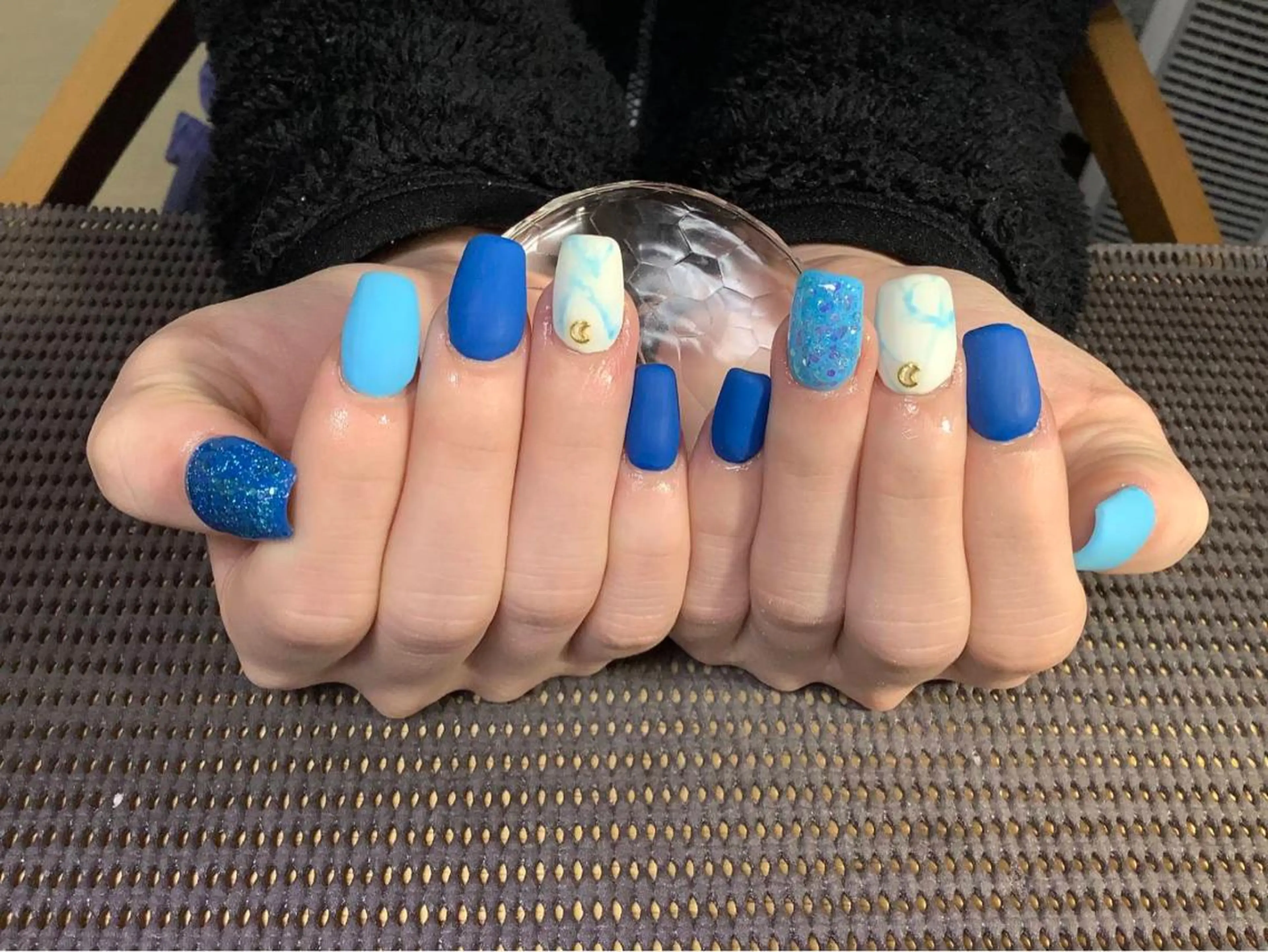 ネイル フラワー ムーンのネイルデザイン