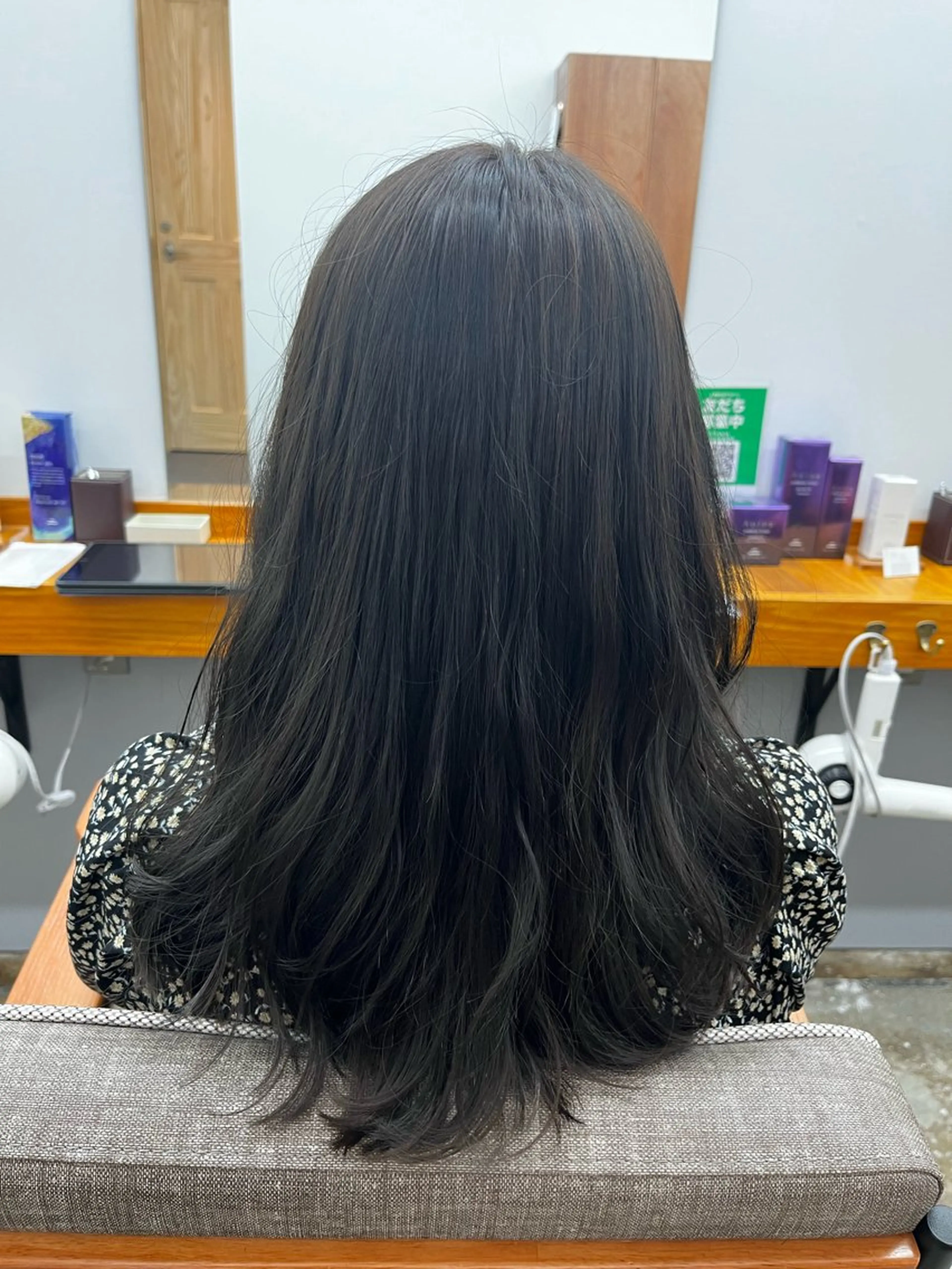 セミロング アッシュ SHIINA 香椎宮前店のヘアスタイル