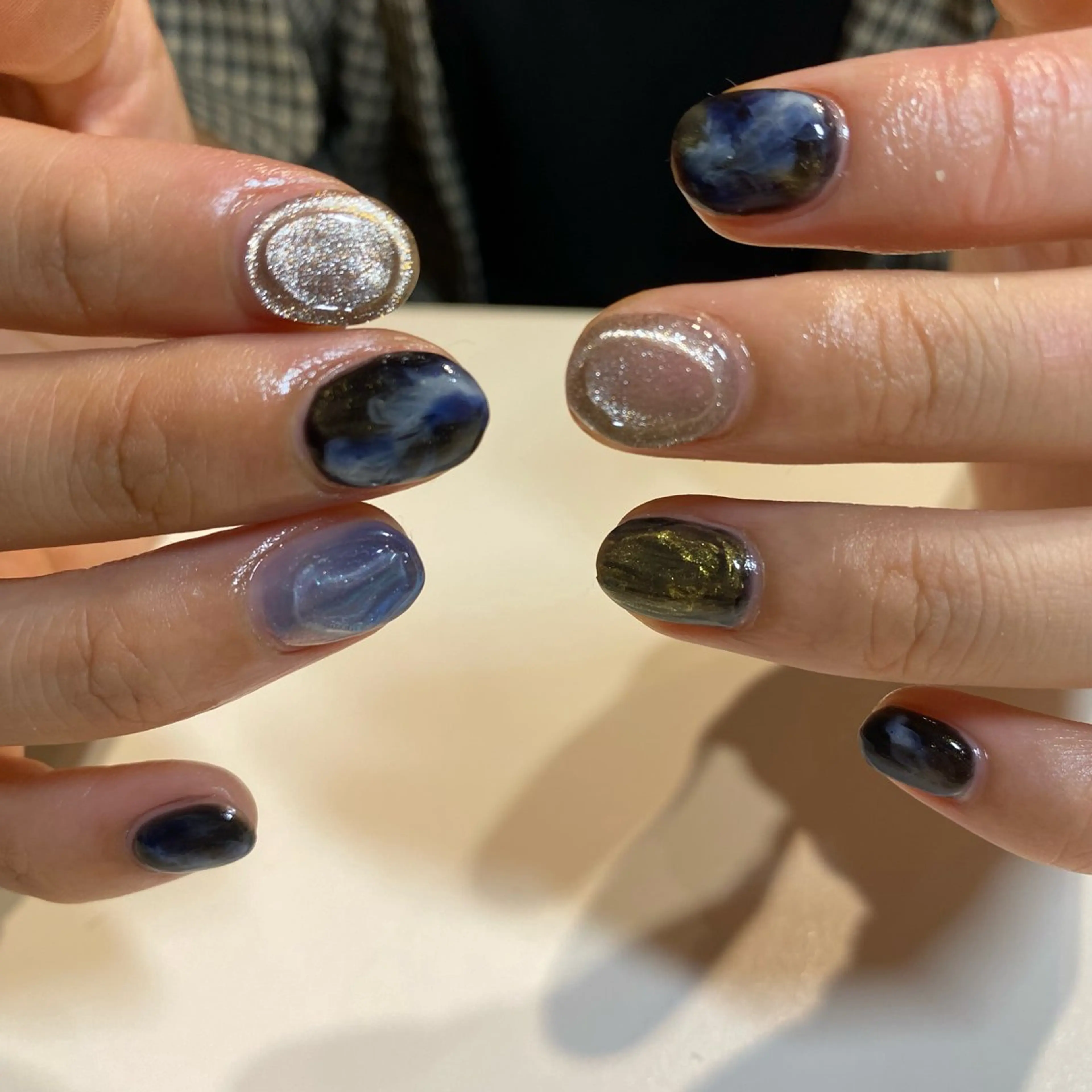 ネイル フットネイル フレンチネイル ジェルネイル グラデーション マグネットネイル misa🫧ナチュラ ル縮毛矯正/髪質改善のヘアスタイル