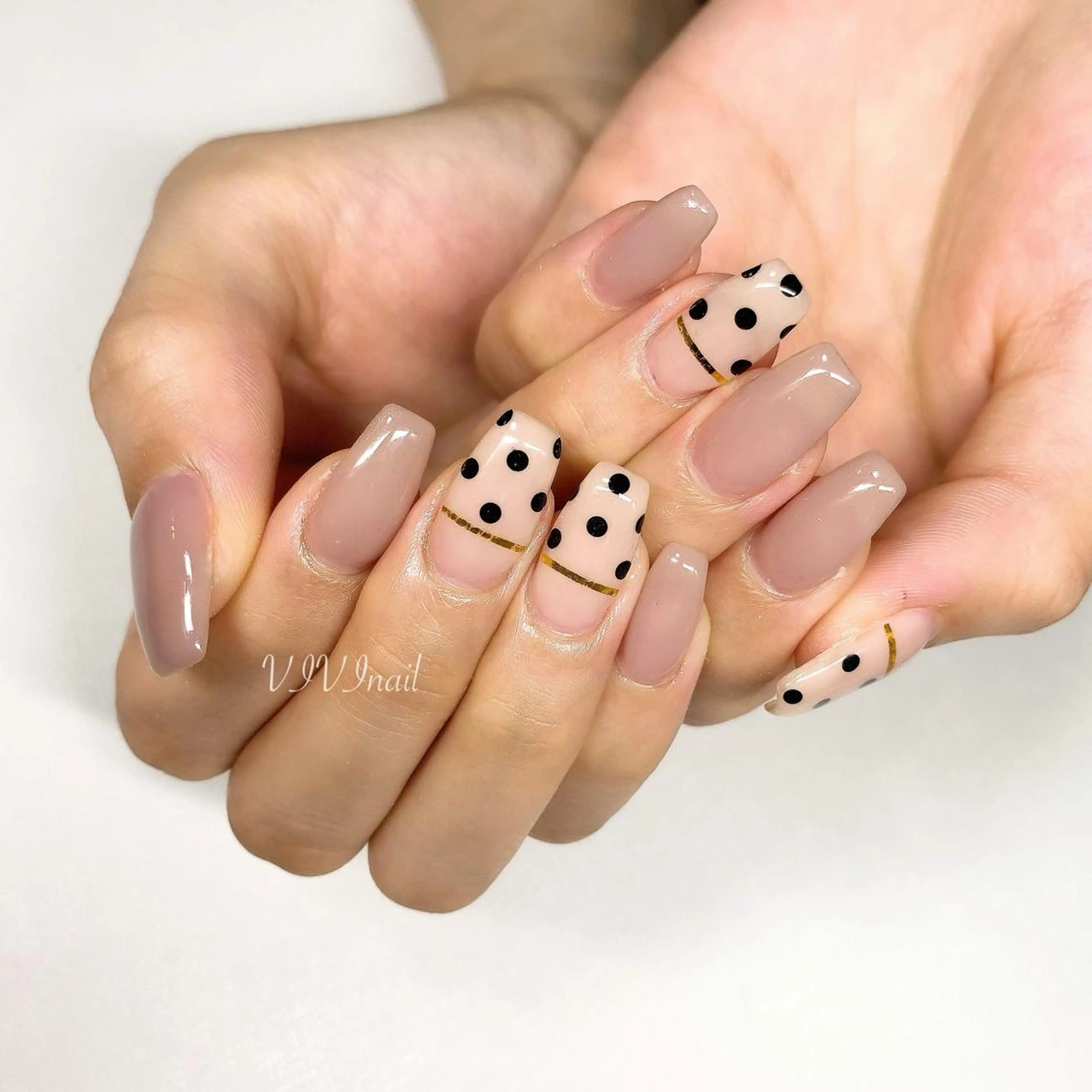 ネイル ドット ガーリー ハンドネイル vivi nailのネイルデザイン