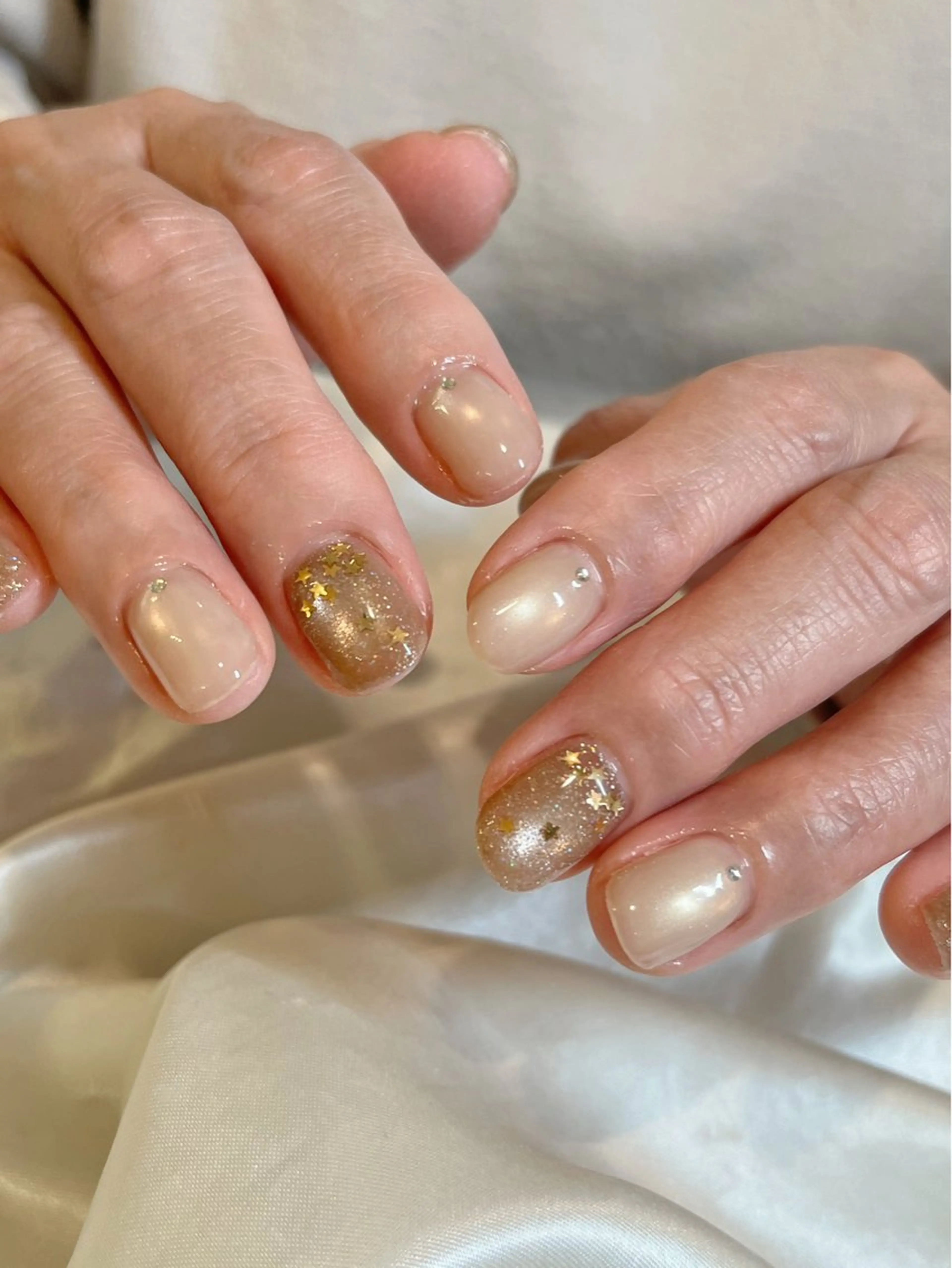 ネイル ゴールド ハンドネイル petit sarina..ෆのネイルデザイン
